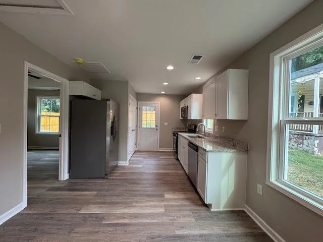 1424 Varnell AVE NE - Photo 8