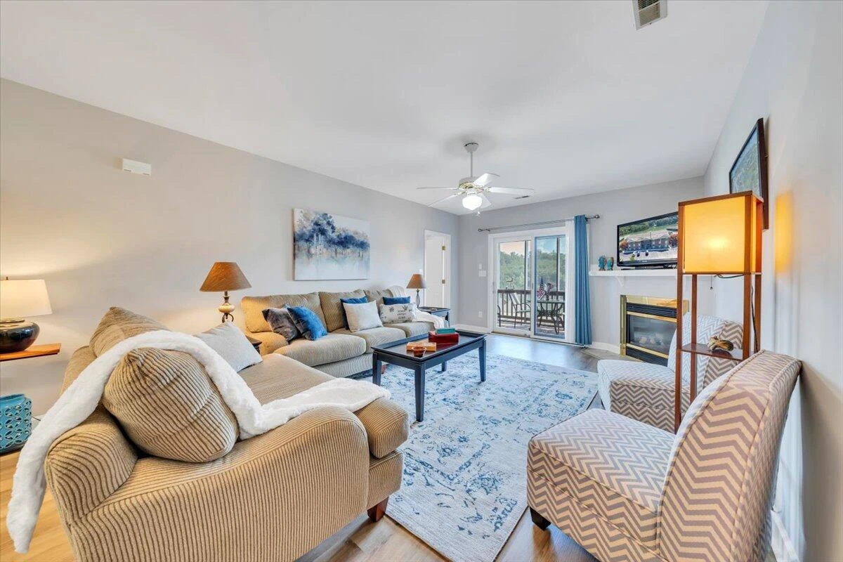 1055 Mariners WAY #21 - Photo 4