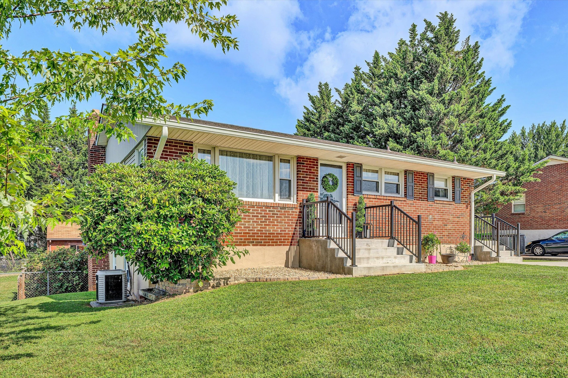 1313 Vivian AVE - Photo 3