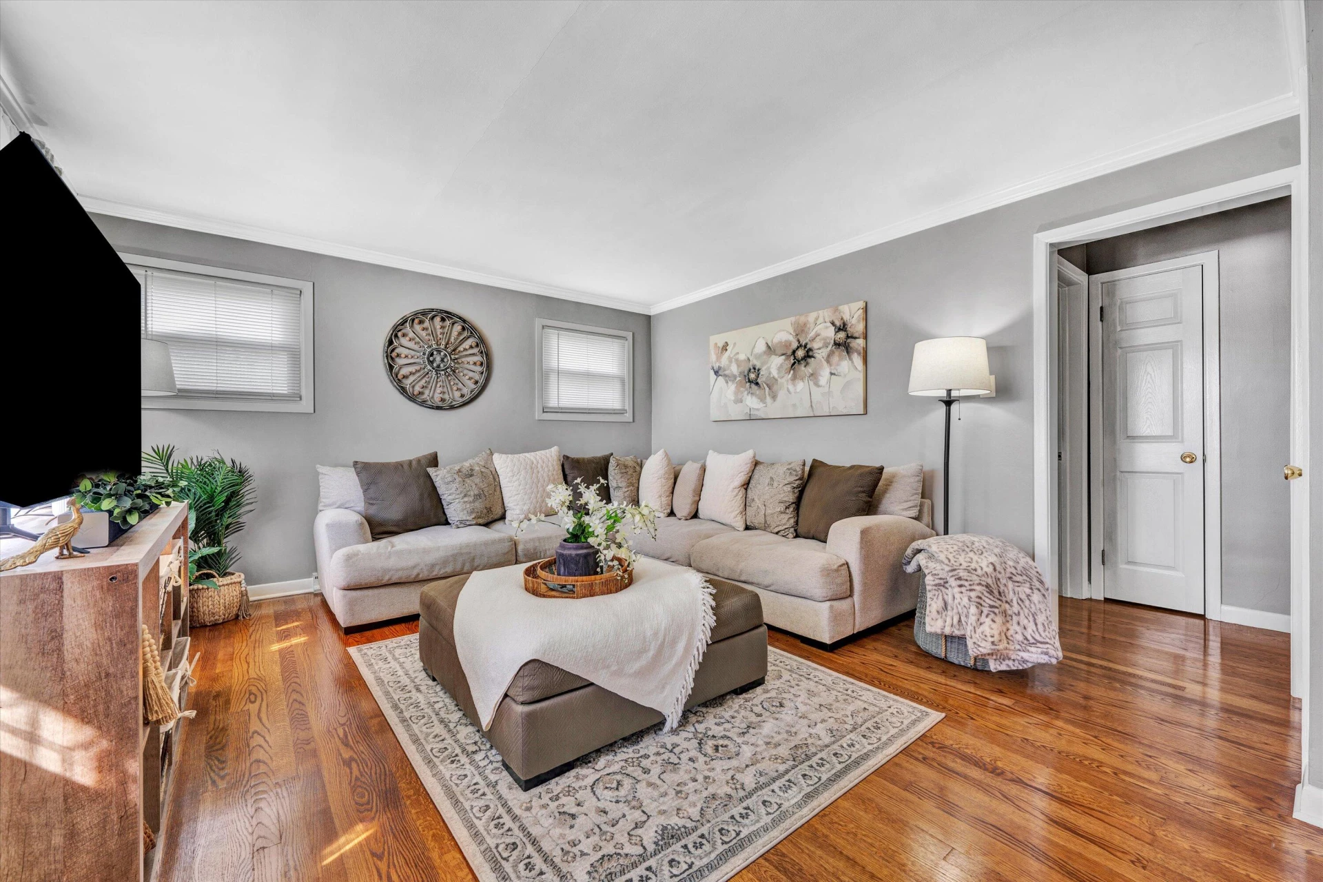 1313 Vivian AVE - Photo 5