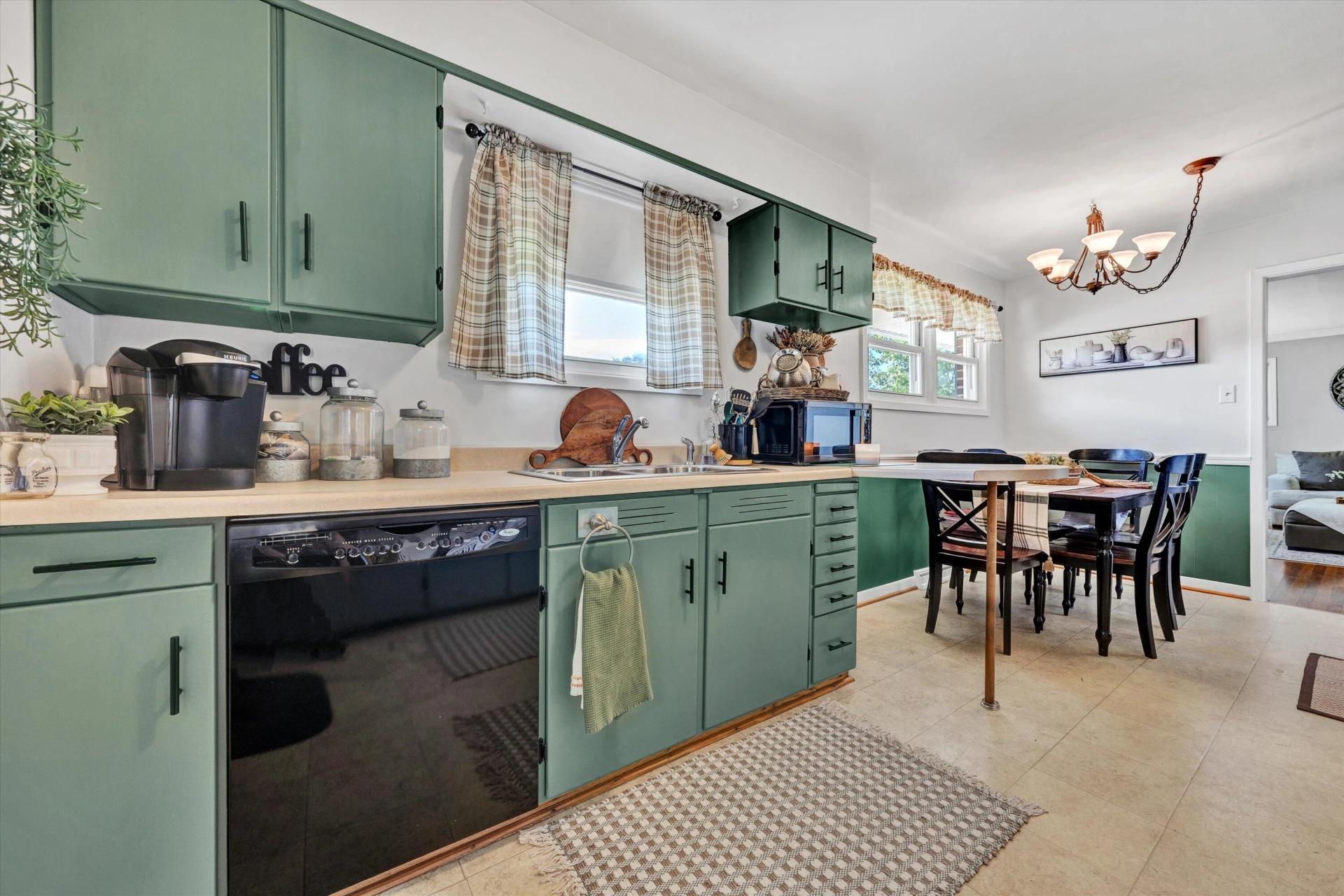 1313 Vivian AVE - Photo 9
