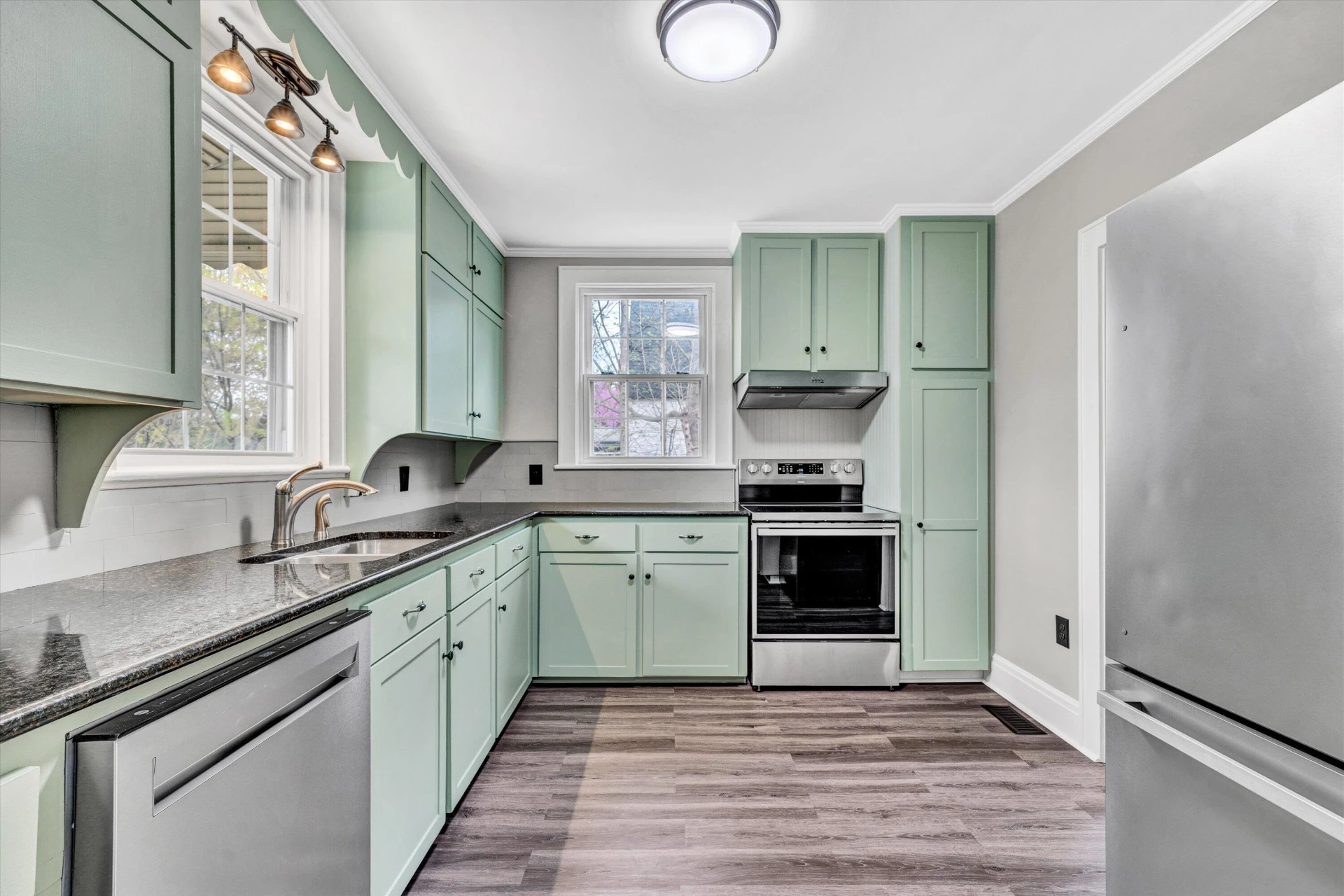 539 Westview AVE - Photo 18