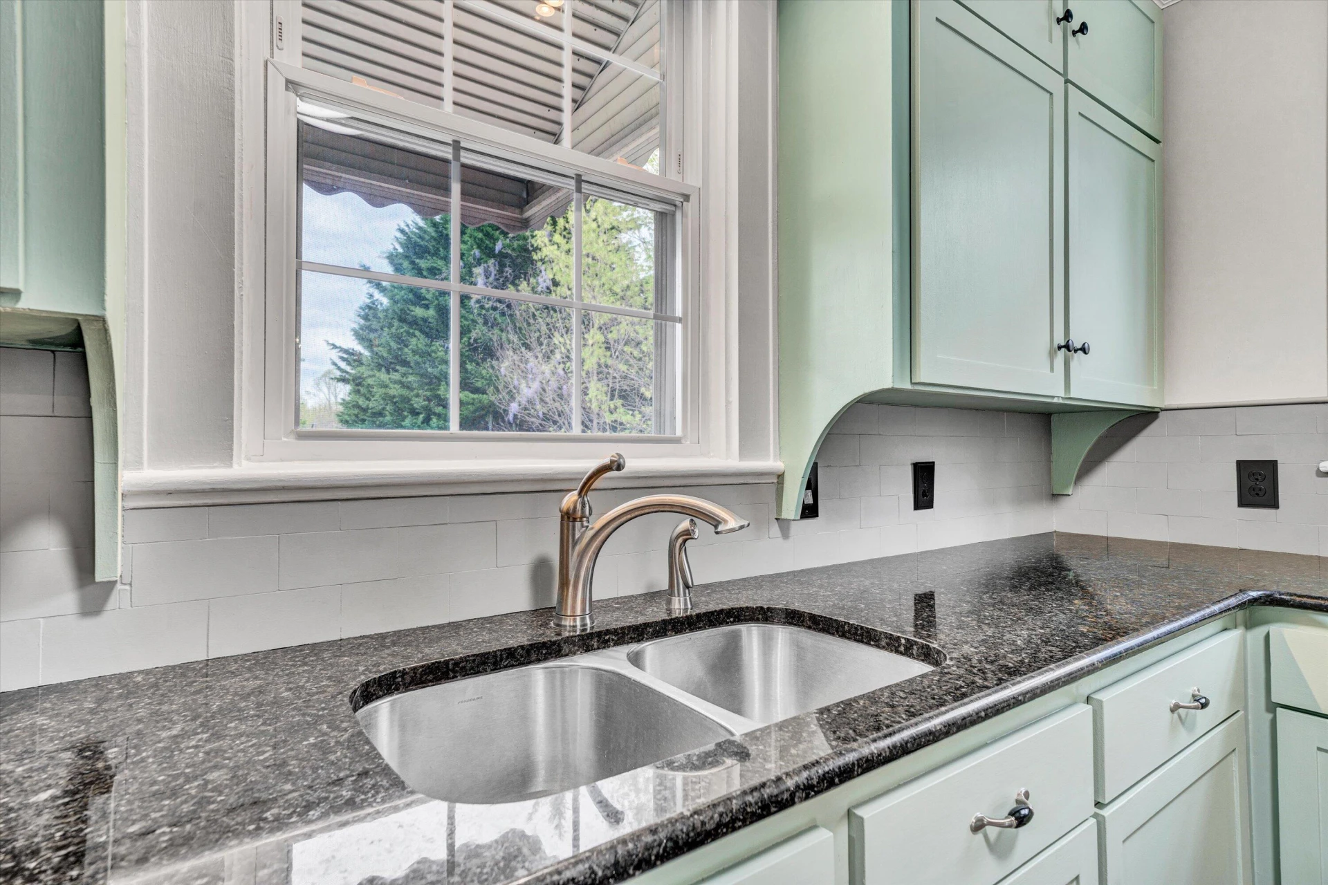 539 Westview AVE - Photo 19
