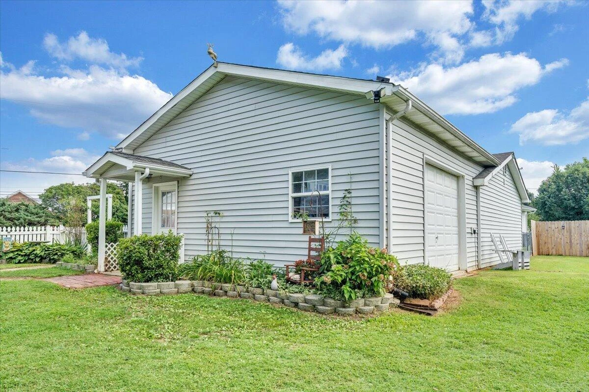 898 Mica RD - Photo 48