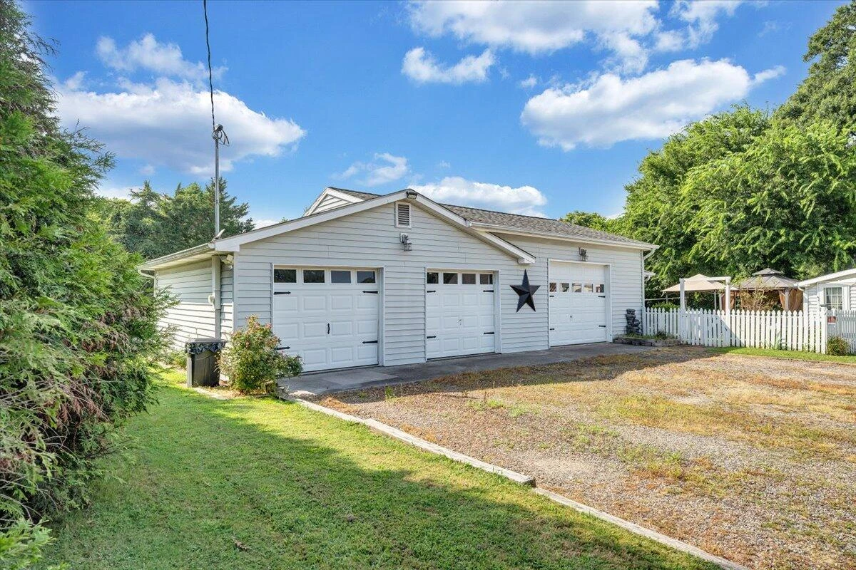 898 Mica RD - Photo 52