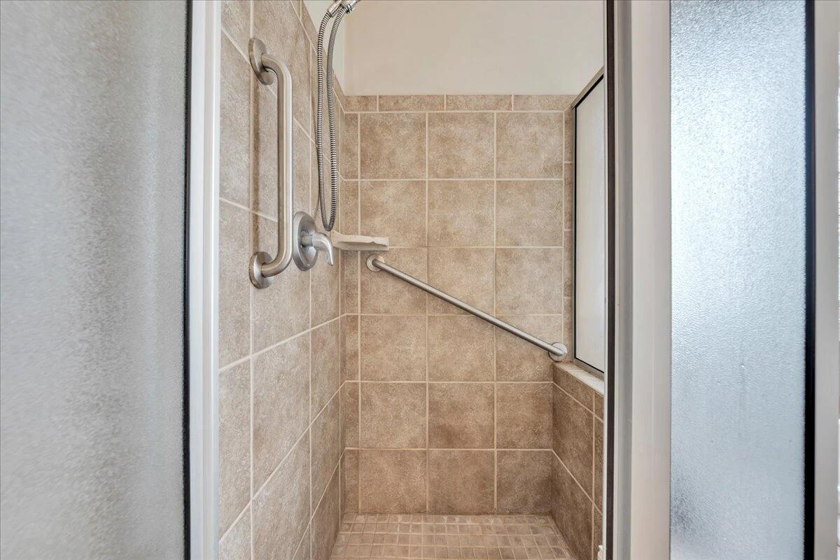 6009 Tolman CIR - Photo 33