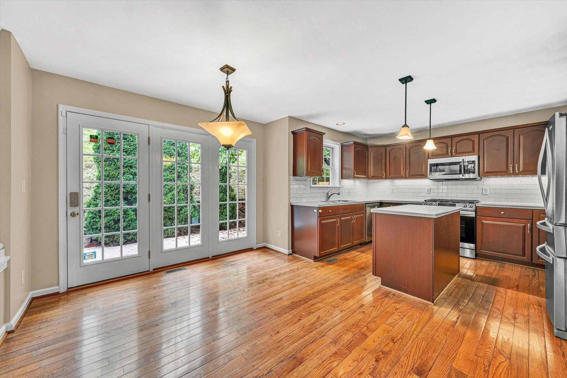 6378 Sandhurst DR - Photo 17