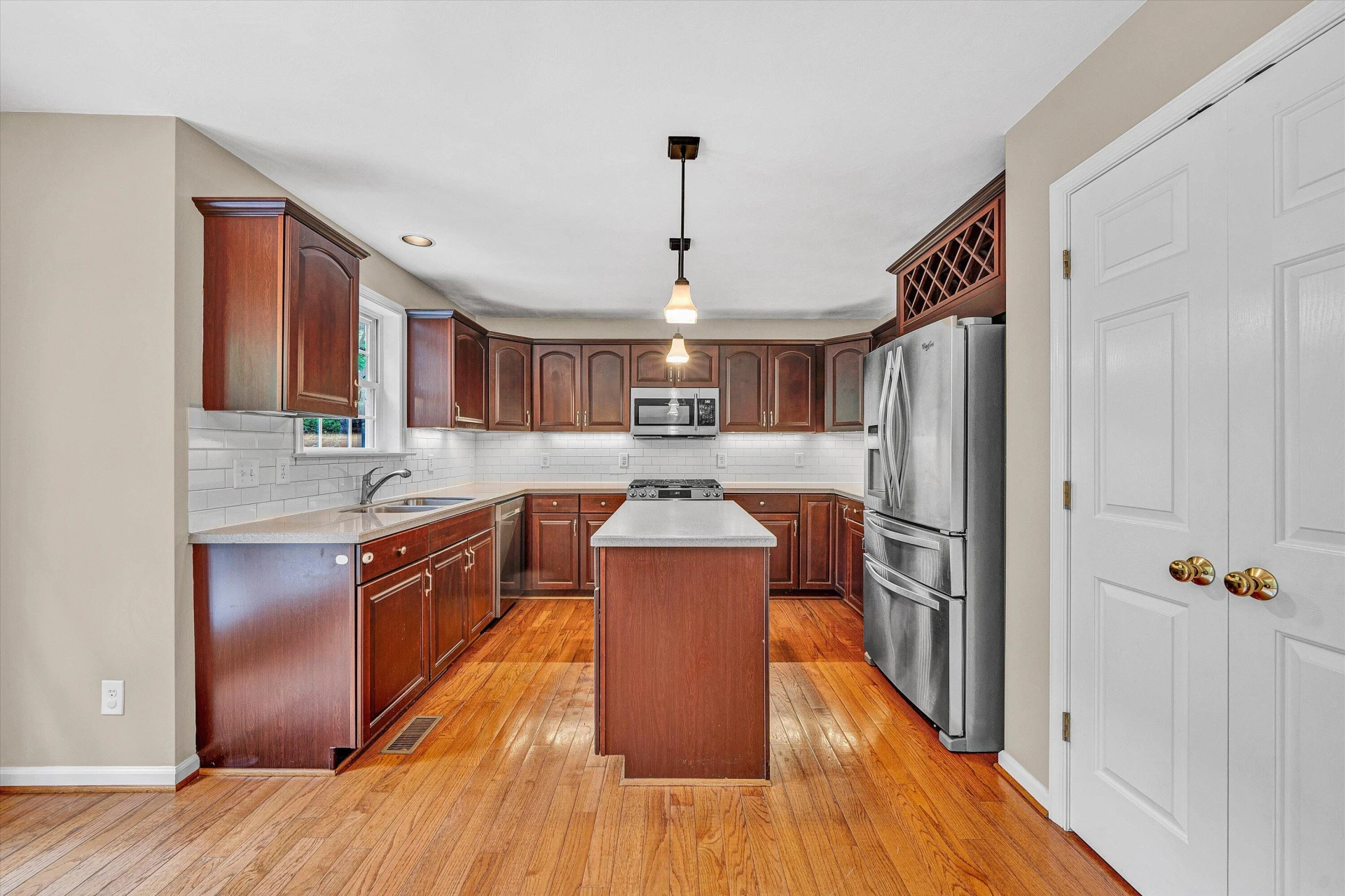 6378 Sandhurst DR - Photo 18