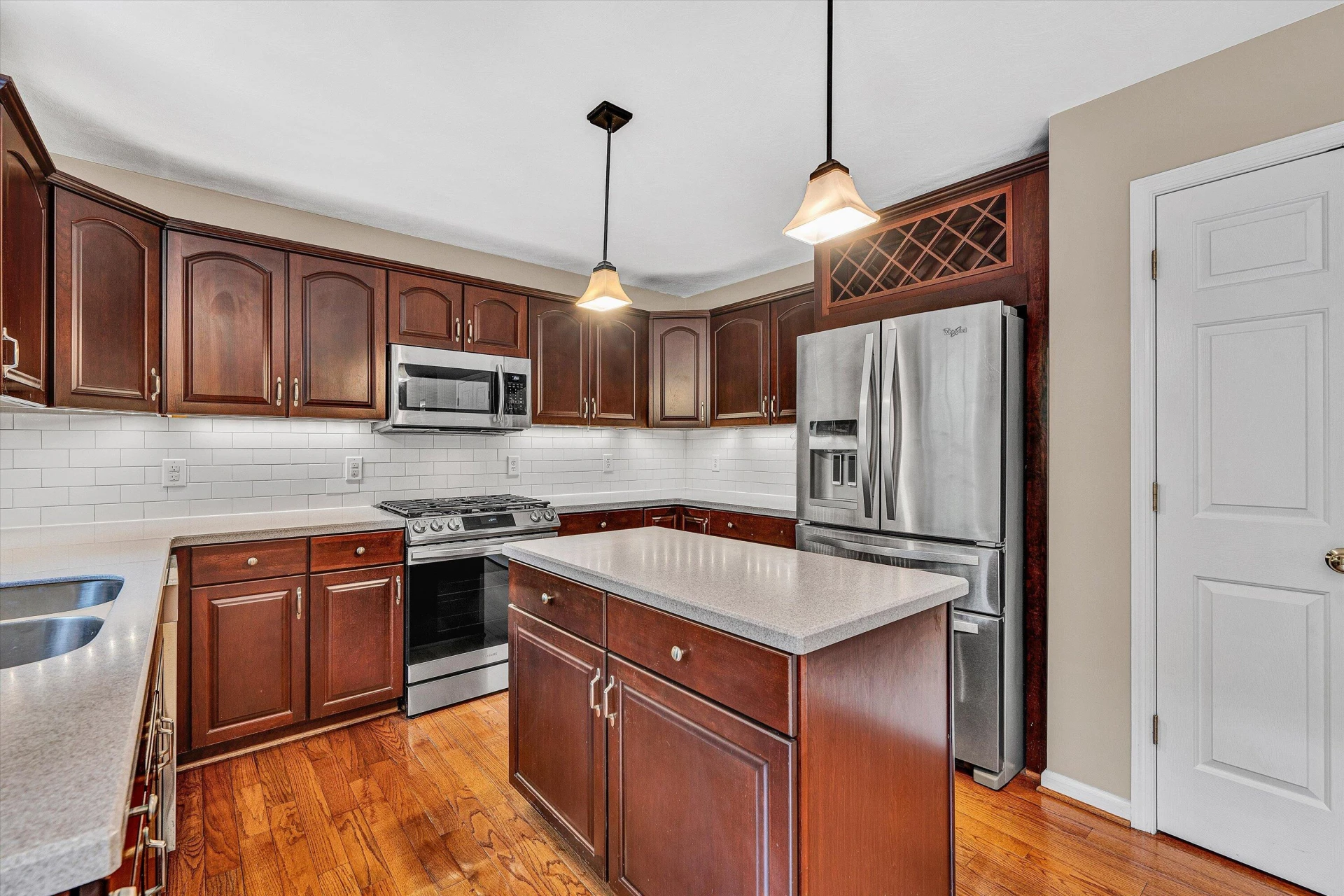 6378 Sandhurst DR - Photo 19