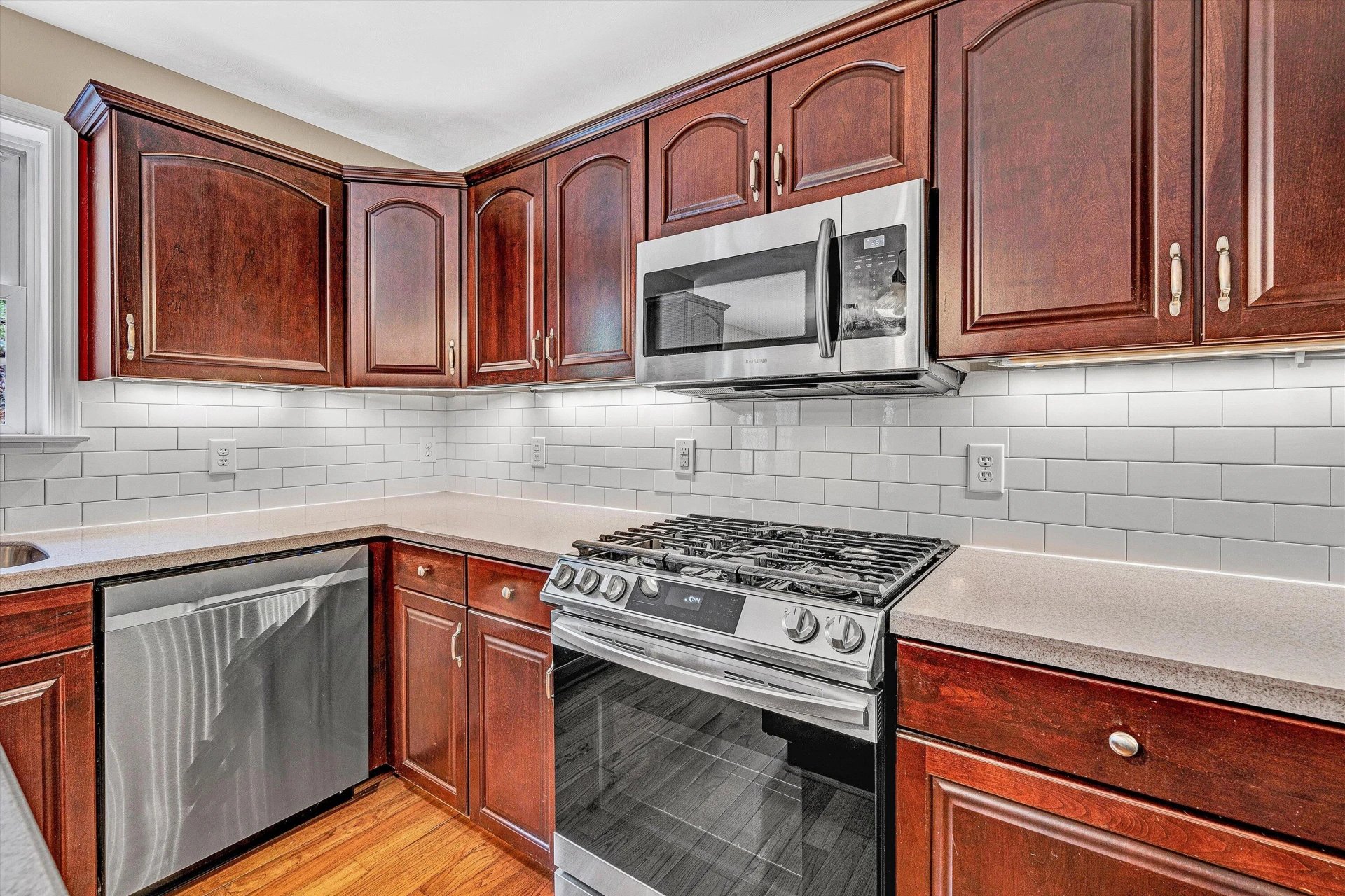 6378 Sandhurst DR - Photo 20