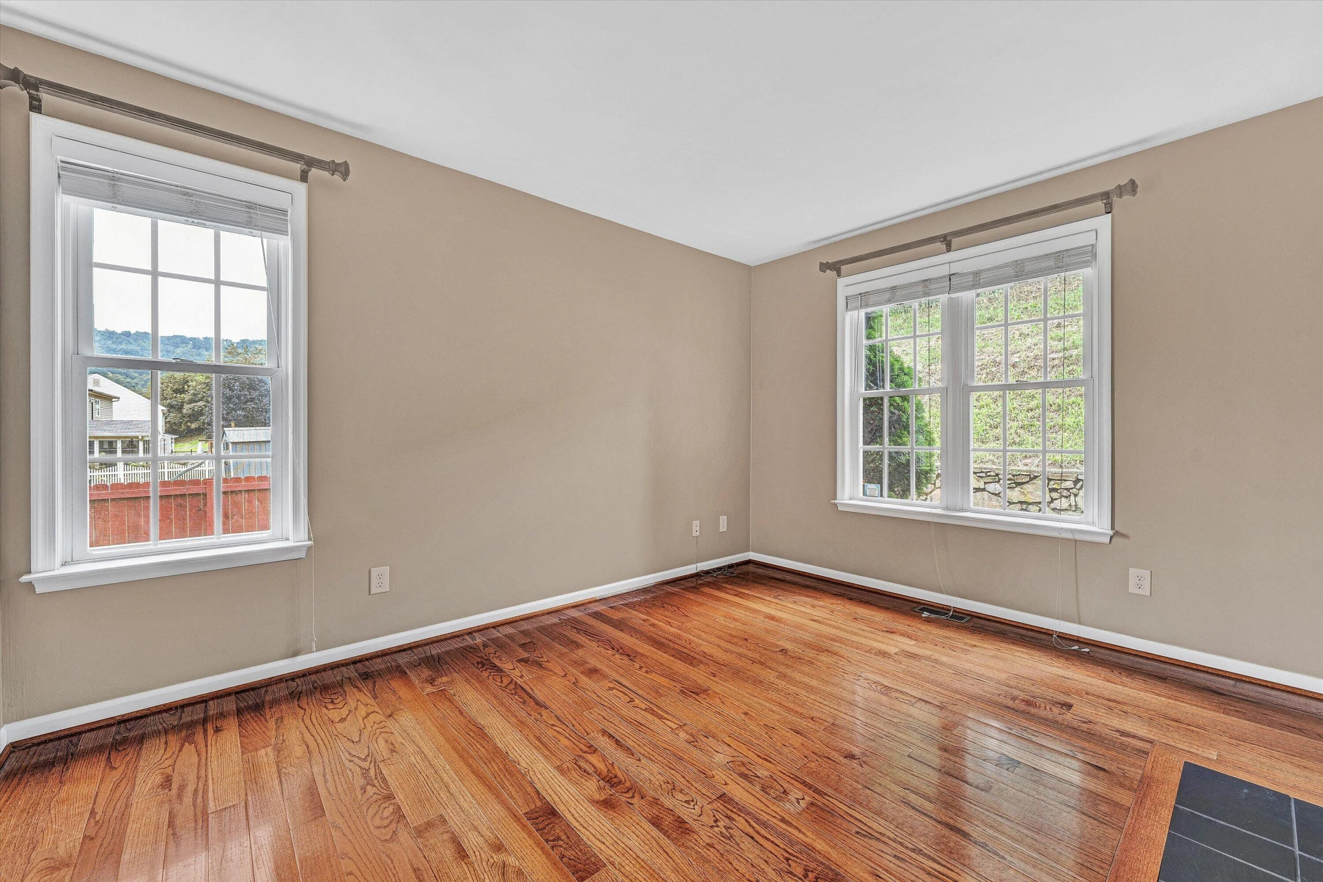6378 Sandhurst DR - Photo 22