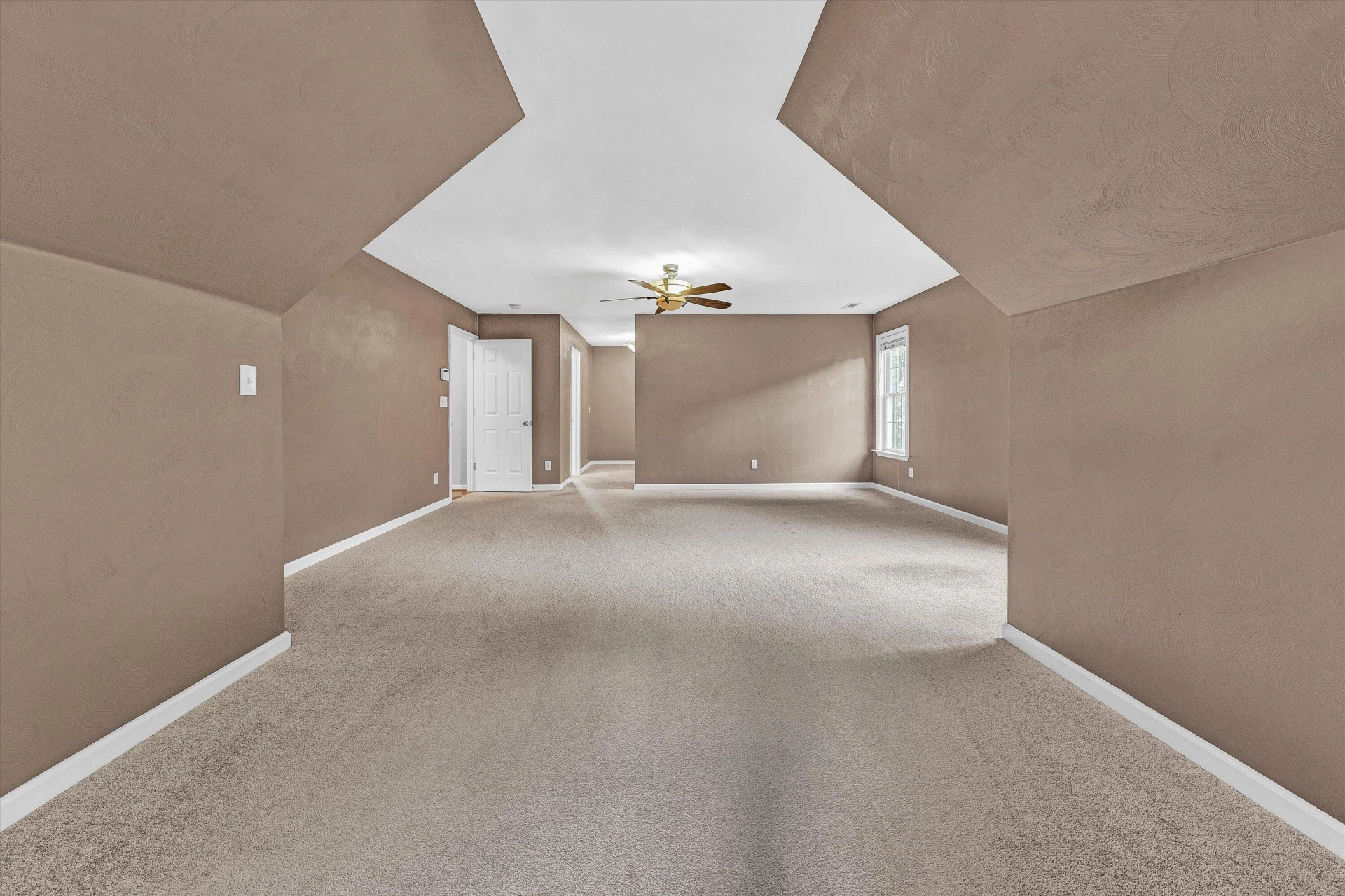 6378 Sandhurst DR - Photo 26