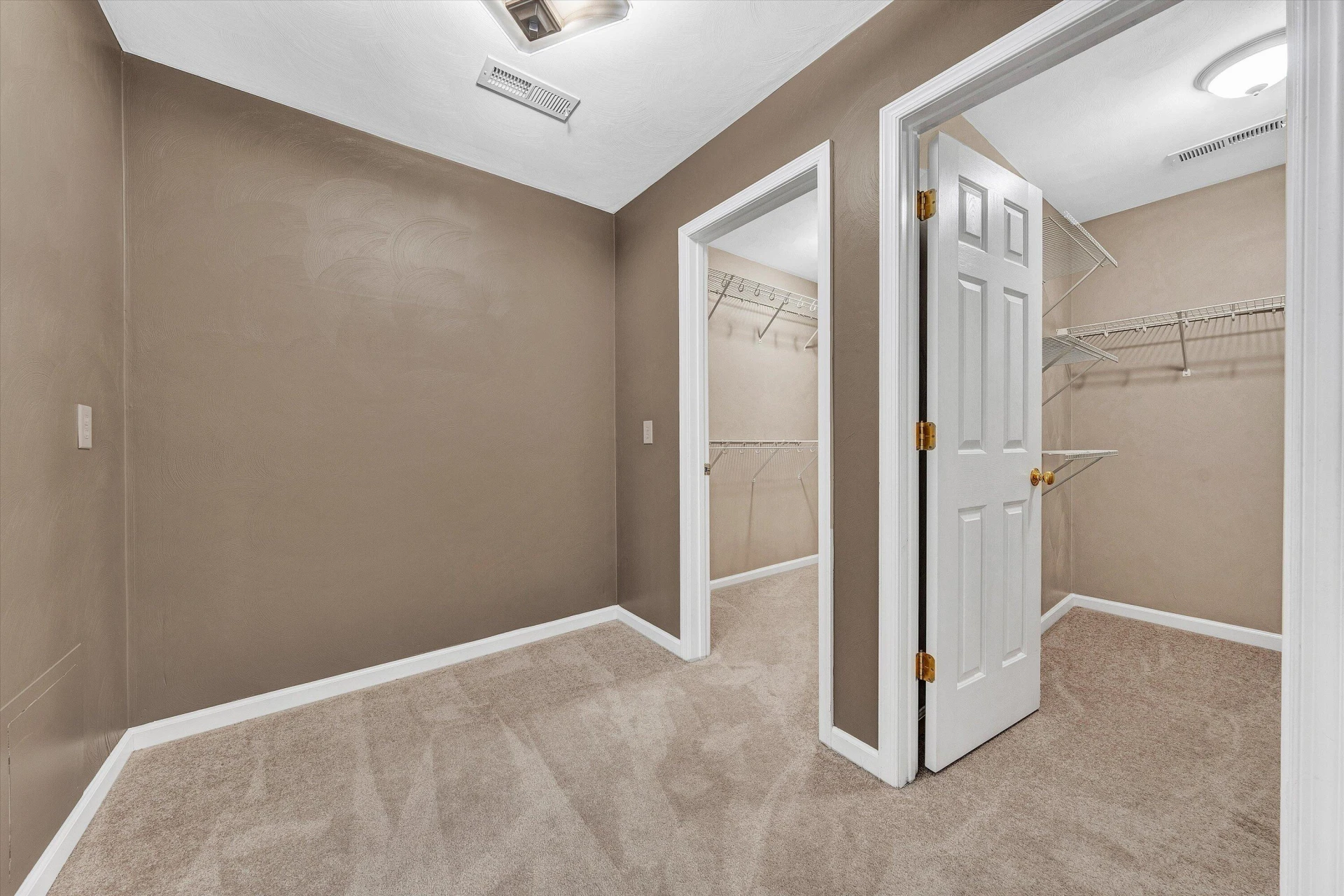 6378 Sandhurst DR - Photo 27