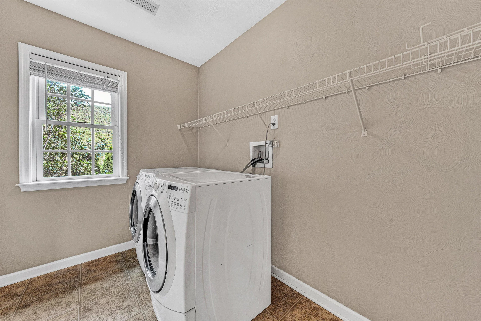 6378 Sandhurst DR - Photo 30