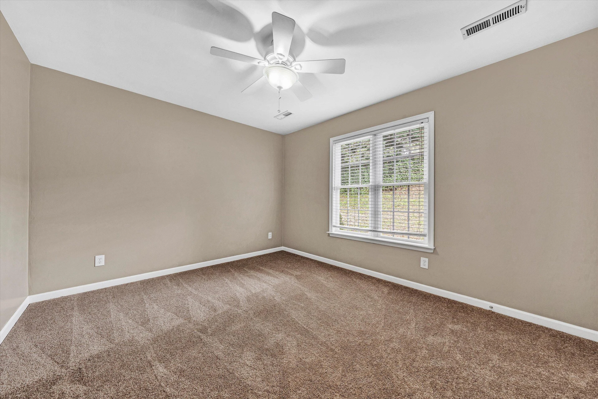 6378 Sandhurst DR - Photo 31