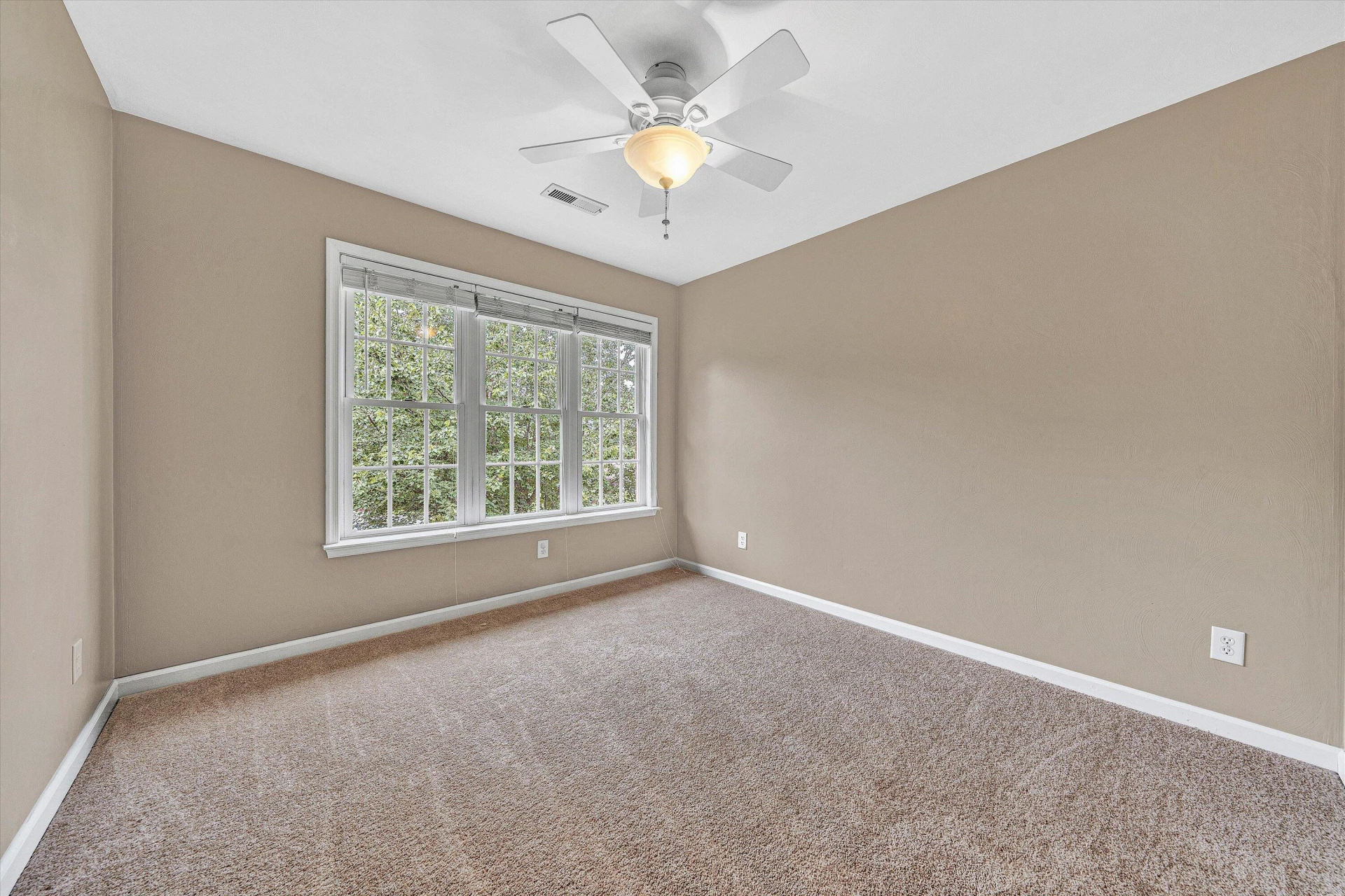 6378 Sandhurst DR - Photo 33