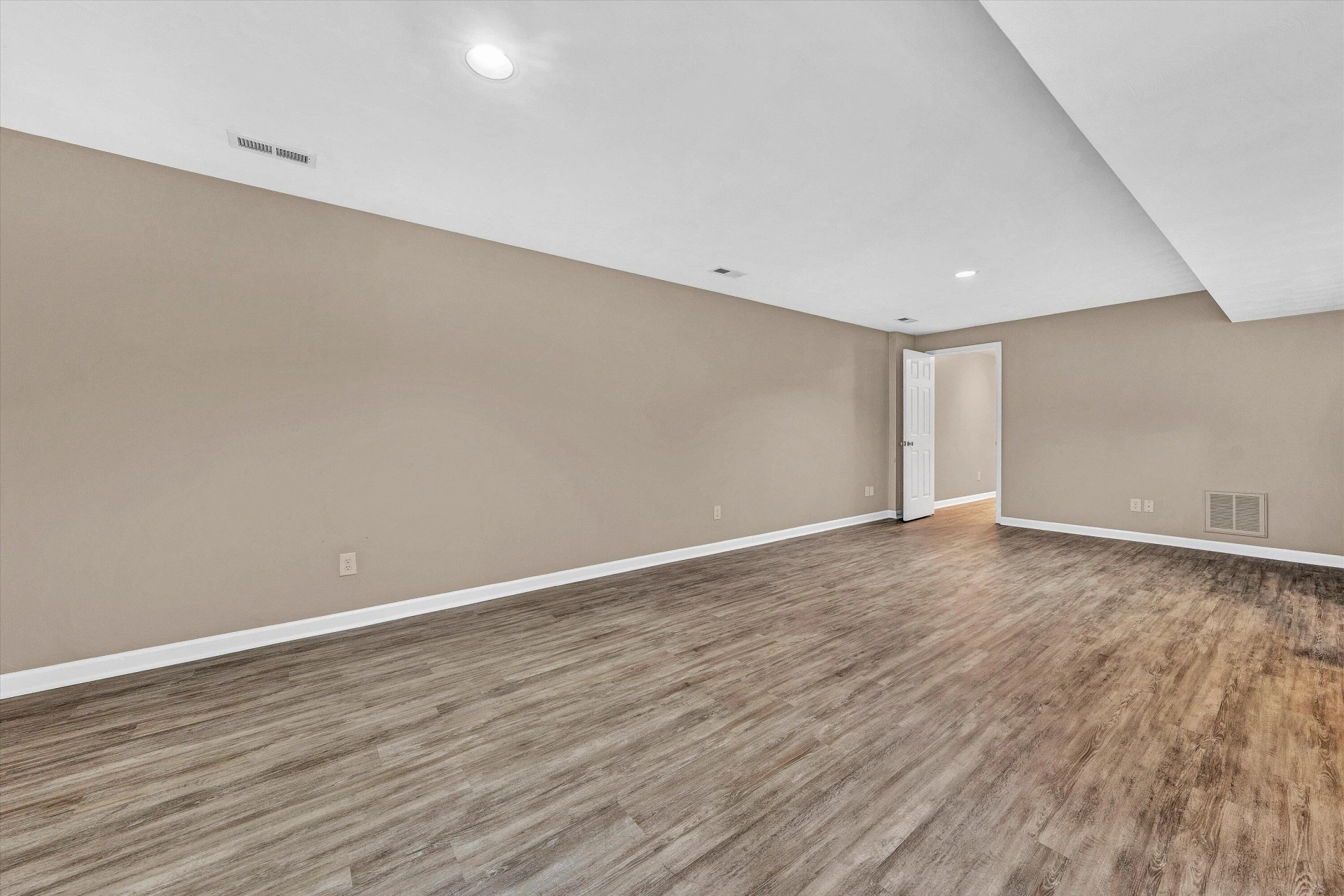 6378 Sandhurst DR - Photo 36