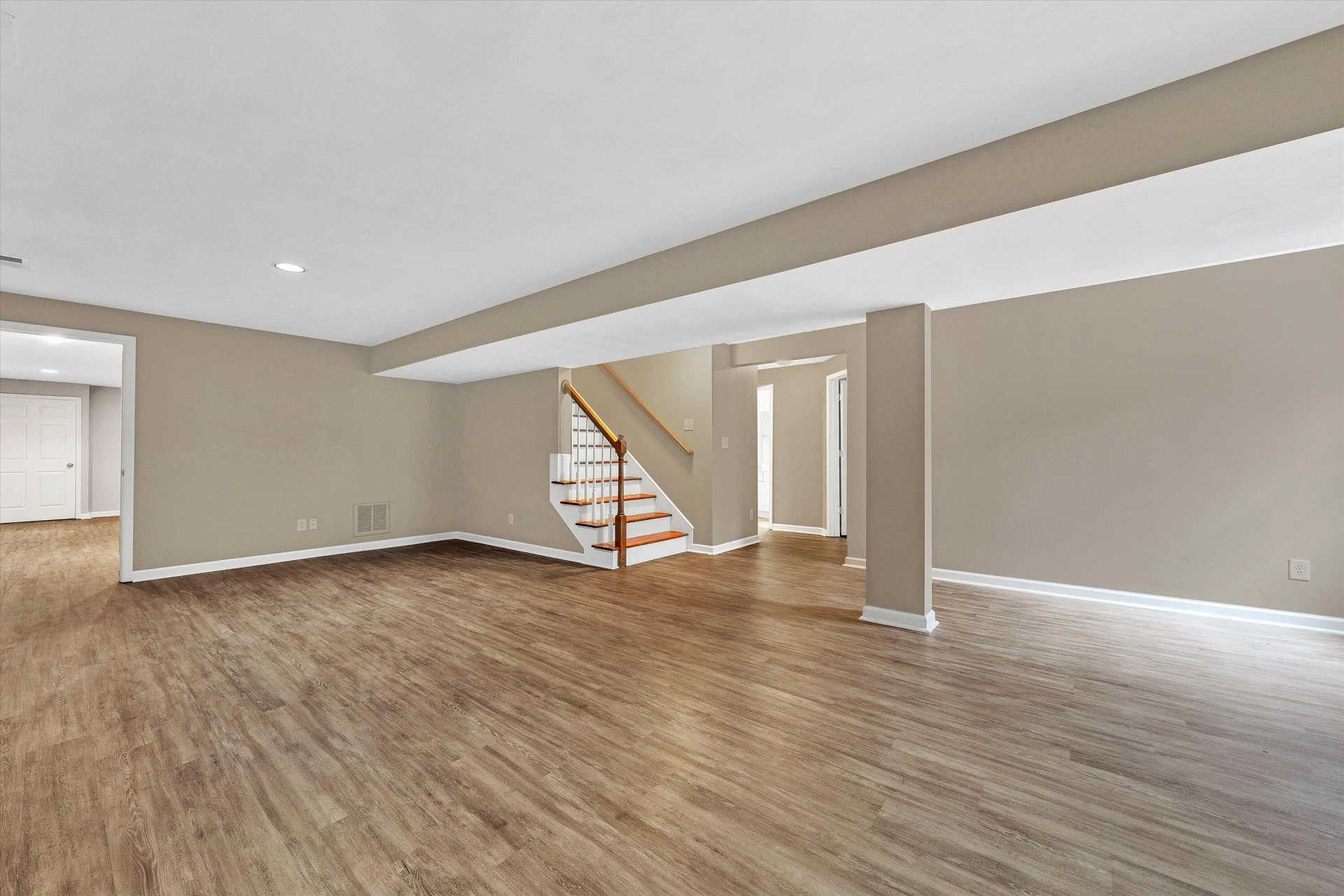 6378 Sandhurst DR - Photo 37