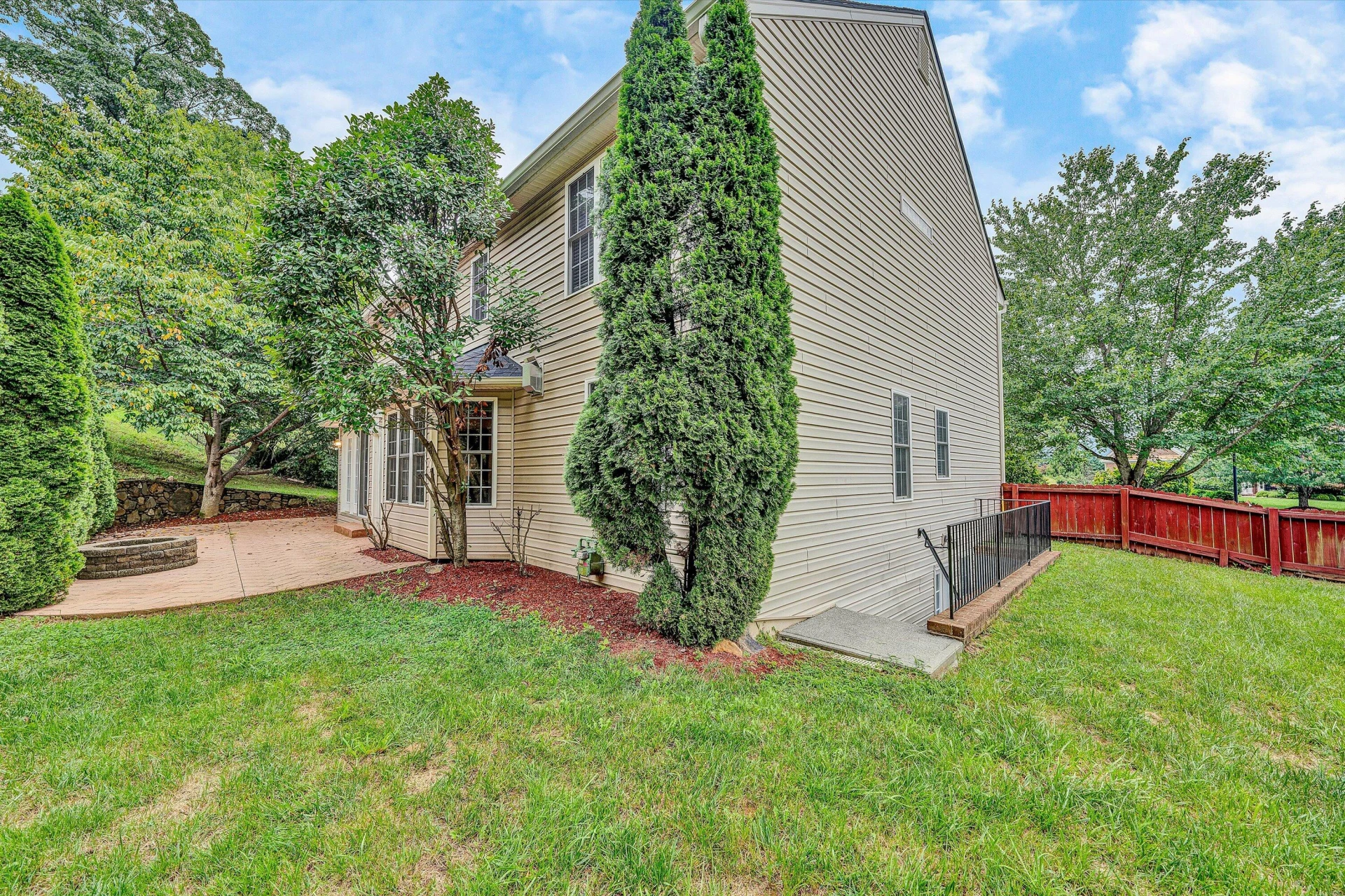 6378 Sandhurst DR - Photo 50