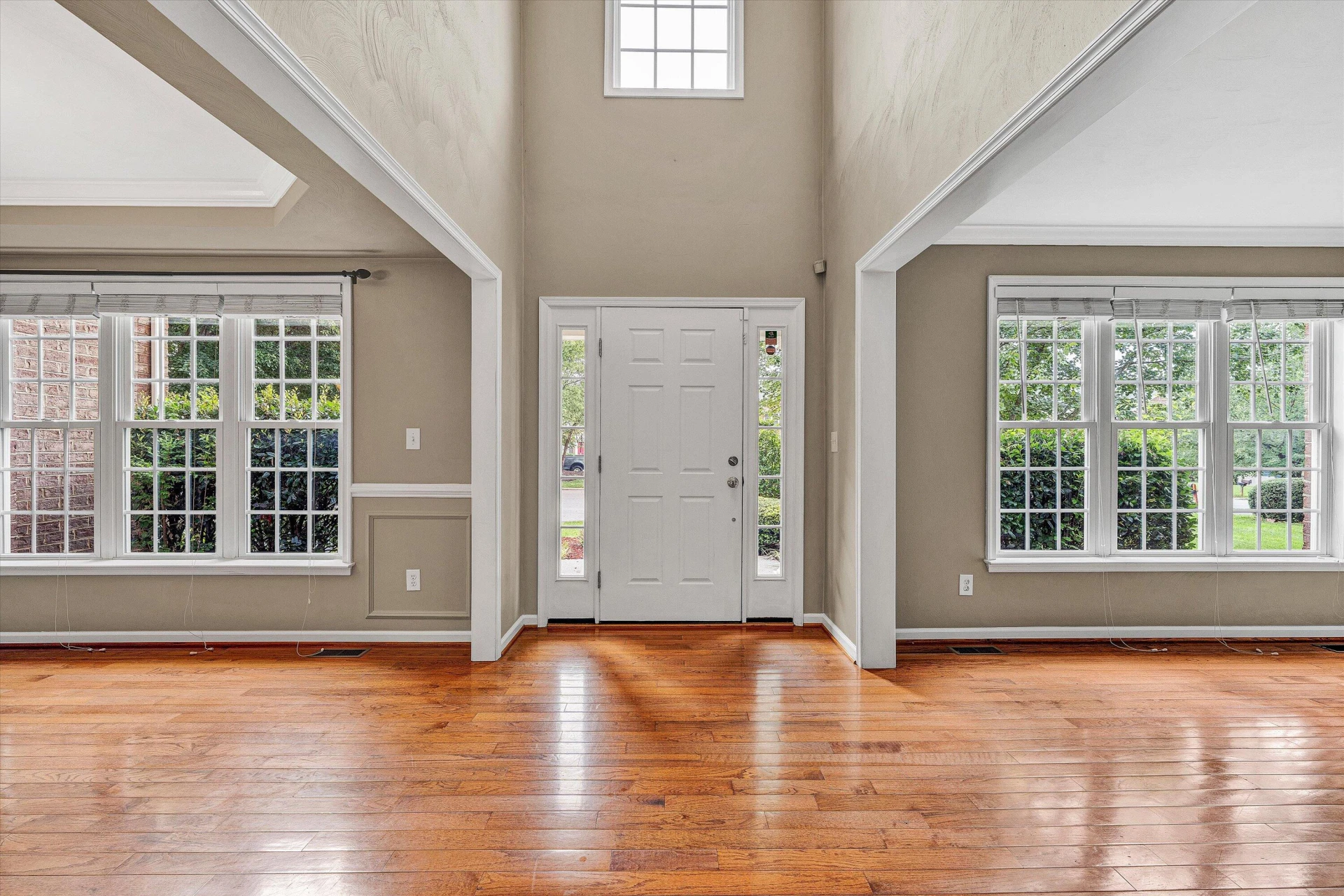 6378 Sandhurst DR - Photo 8