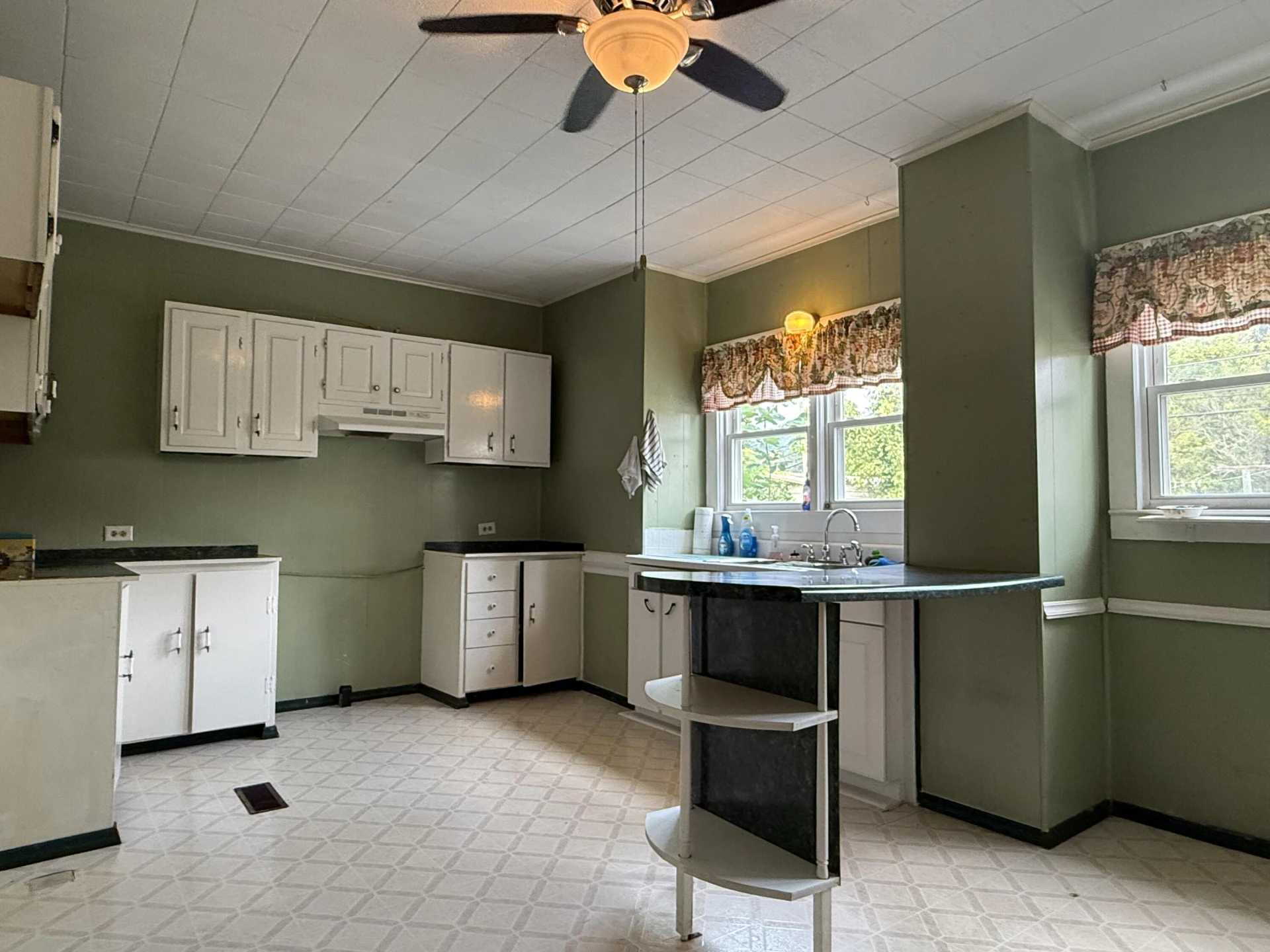412 W Ridgeway ST - Photo 10