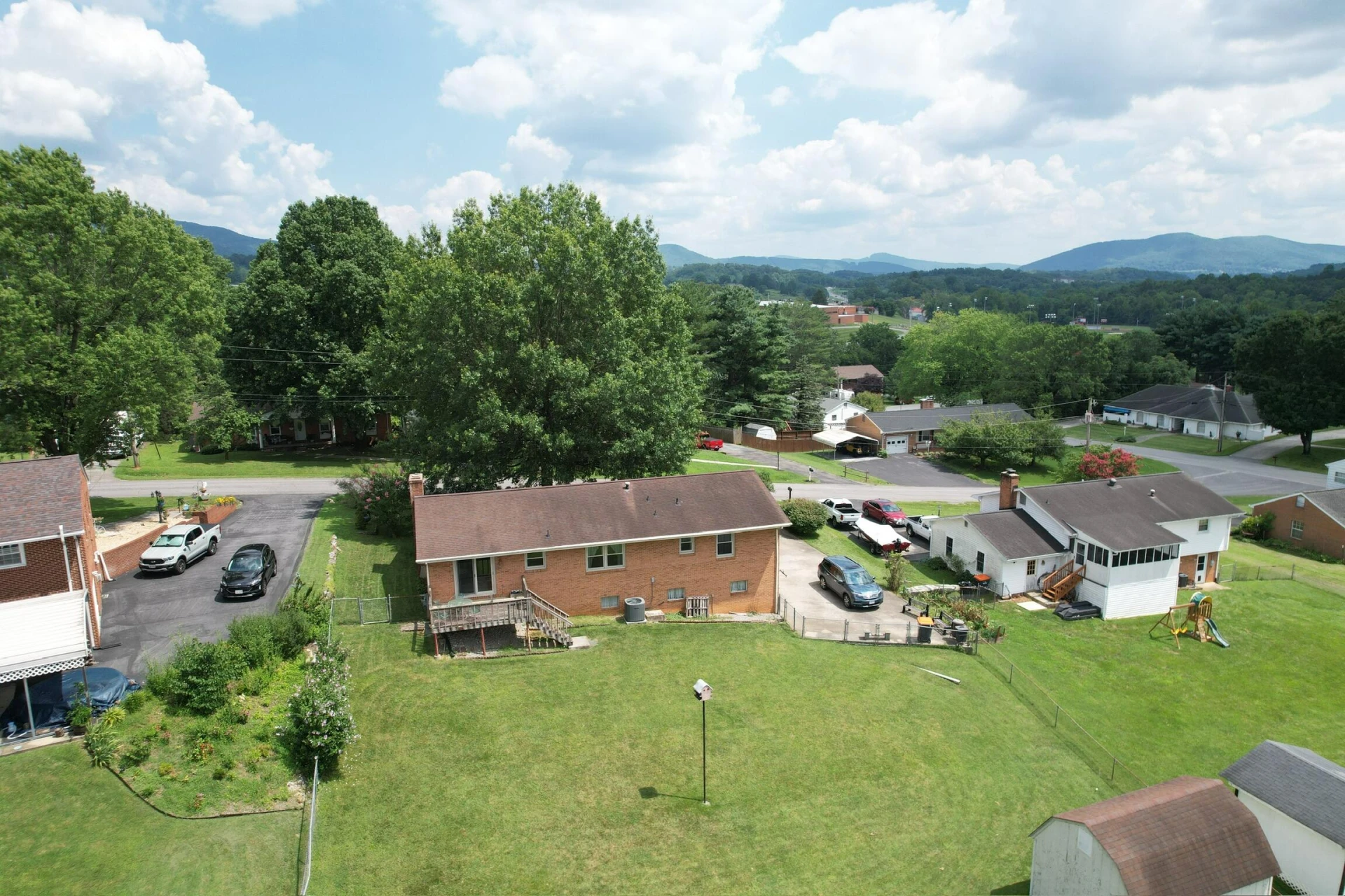 55 Oxford CIR - Photo 10