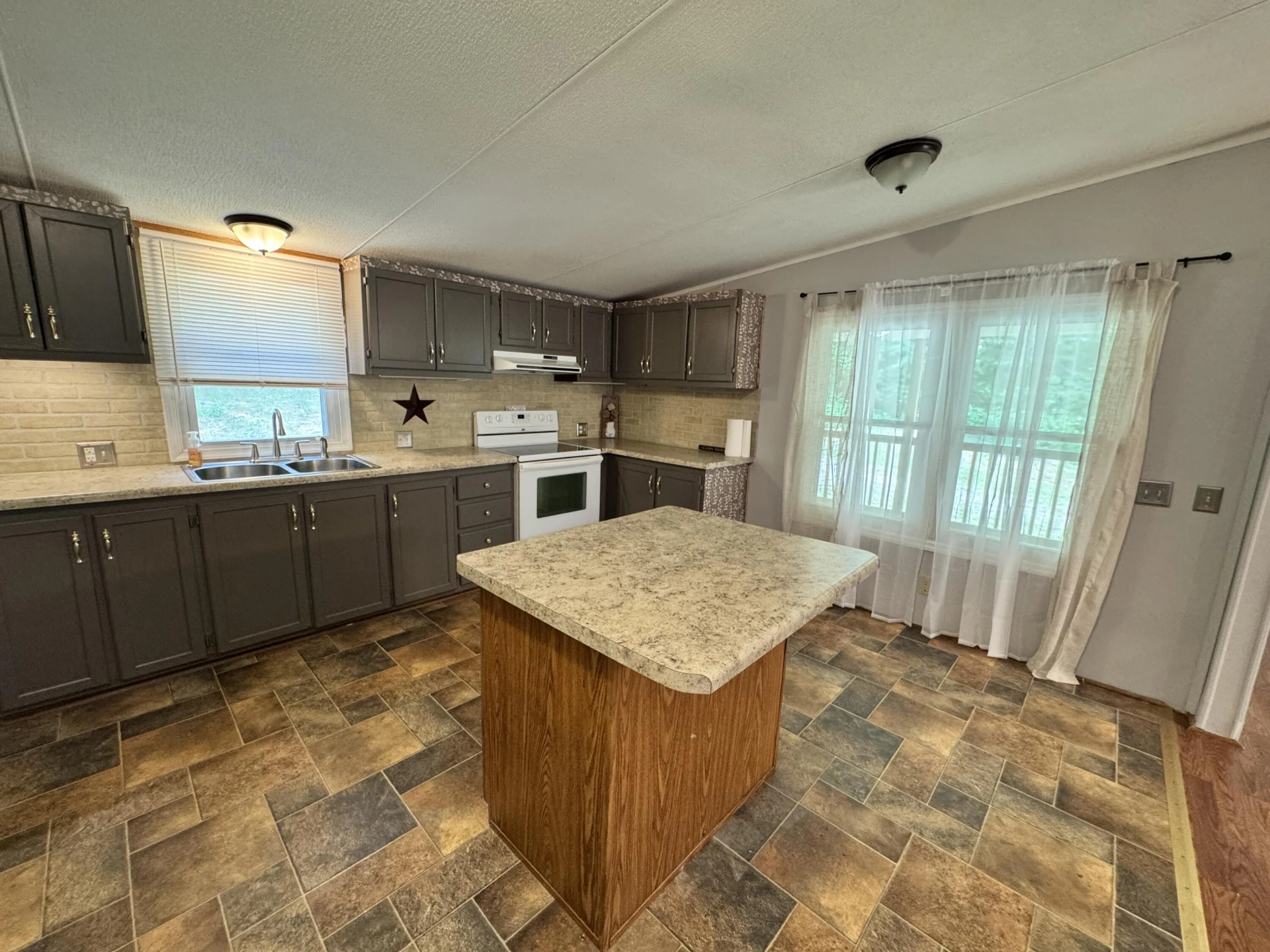 23 Meryls RD - Photo 6