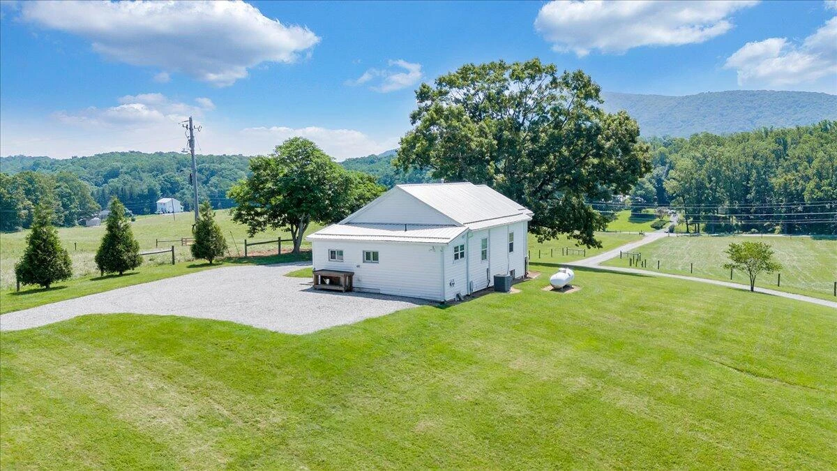 4148 Little Catawba Creek RD - Photo 111