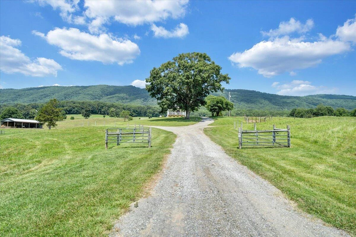 4148 Little Catawba Creek RD - Photo 155