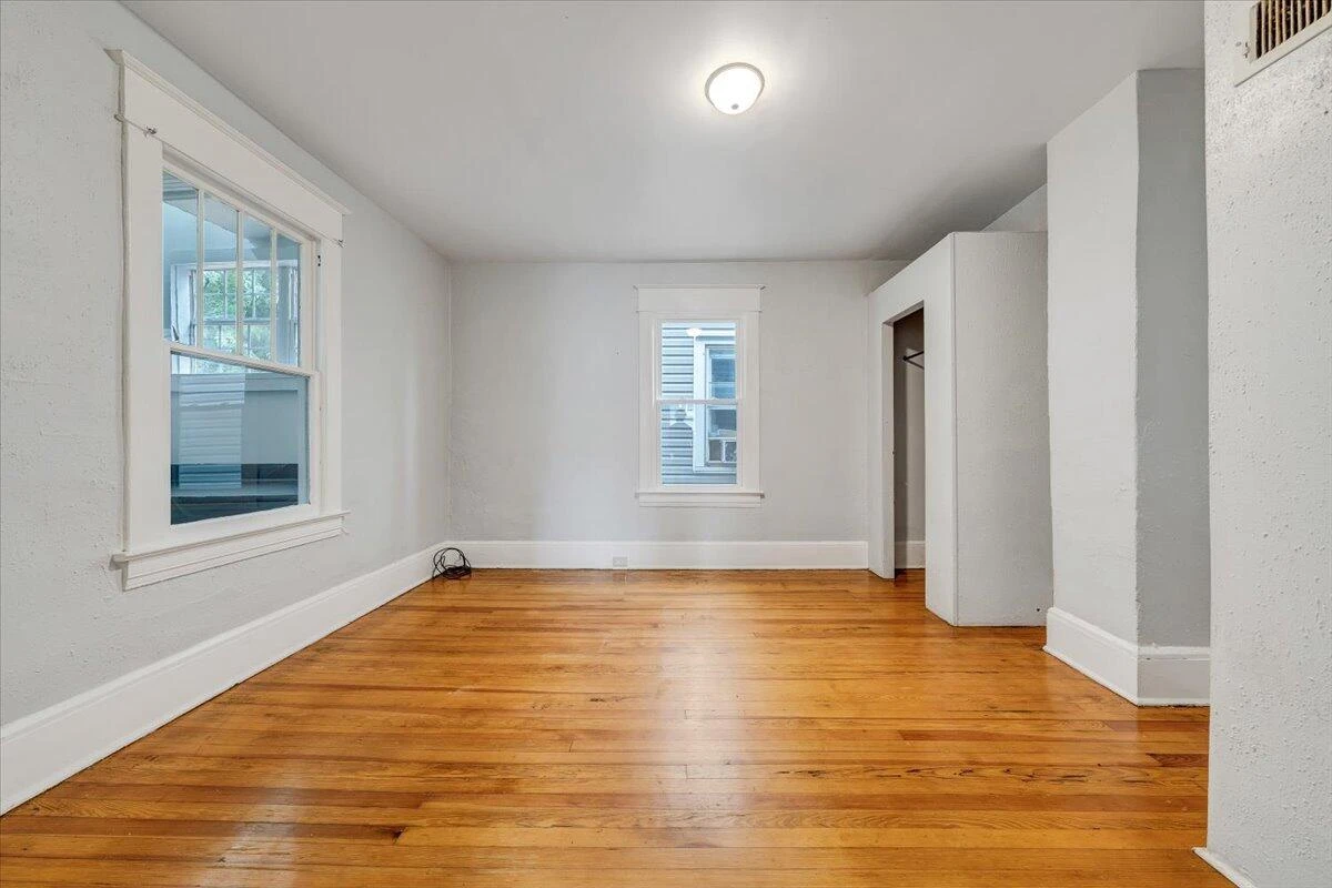 1304 Dale AVE SE - Photo 10