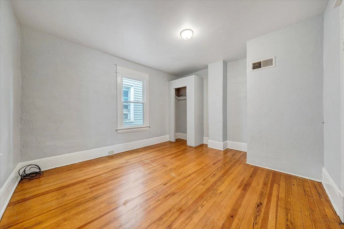 1304 Dale AVE SE - Photo 11