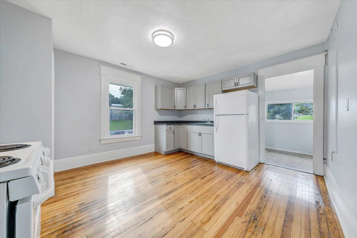 1304 Dale AVE SE - Photo 18