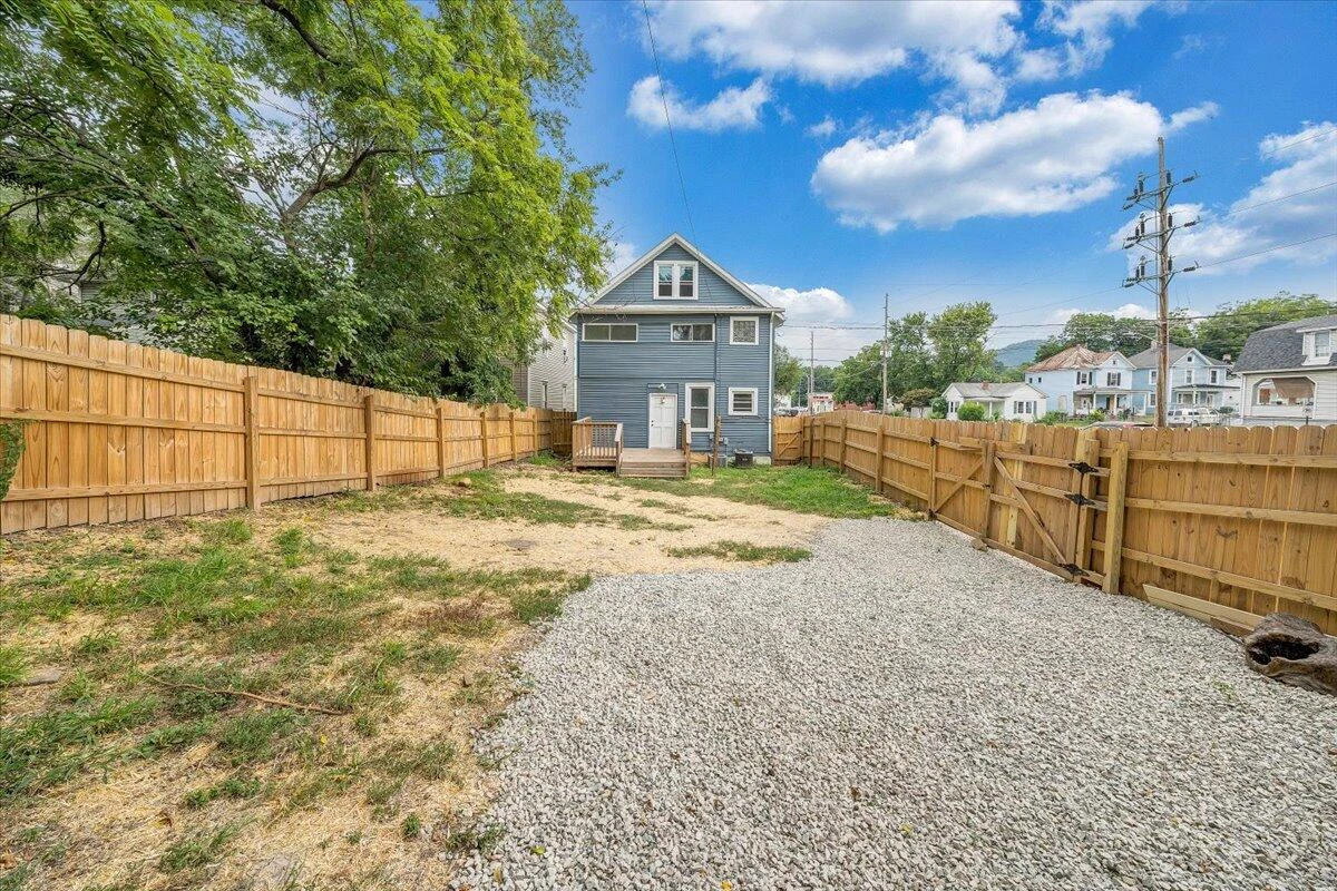 1304 Dale AVE SE - Photo 32