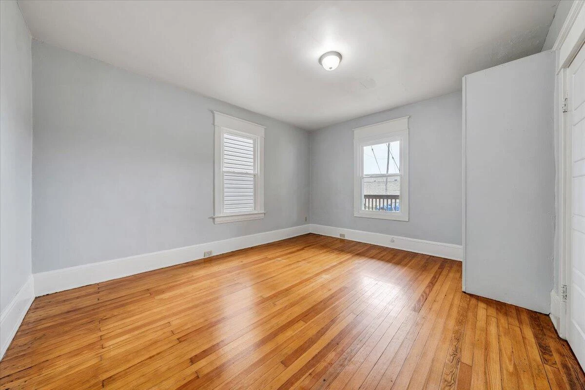 1304 Dale AVE SE - Photo 4