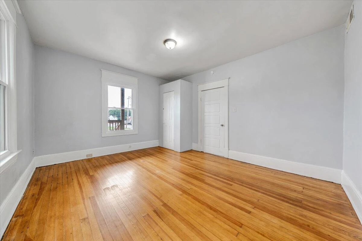 1304 Dale AVE SE - Photo 5