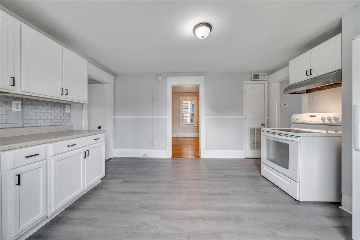 1304 Dale AVE SE - Photo 8