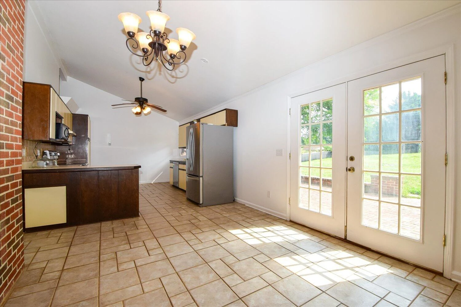 2779 Hillbrook DR - Photo 13