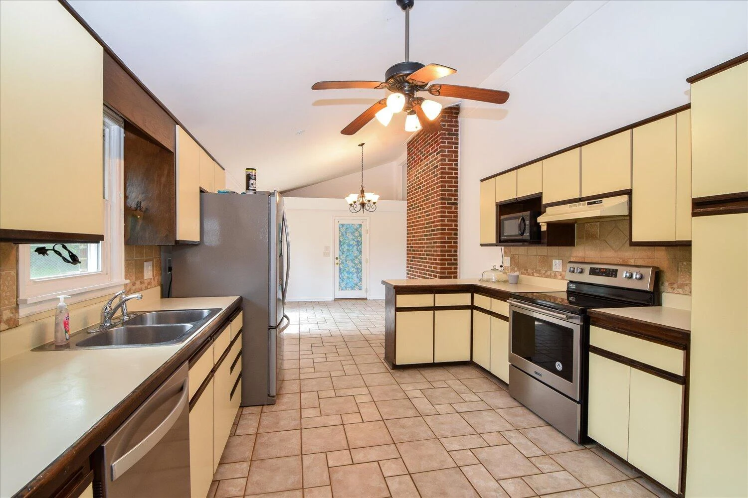 2779 Hillbrook DR - Photo 15