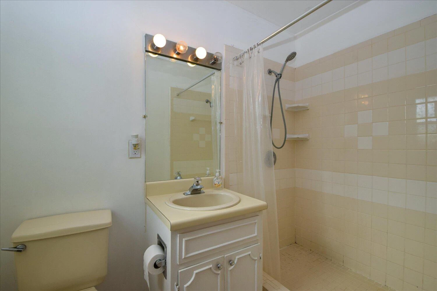 2779 Hillbrook DR - Photo 18