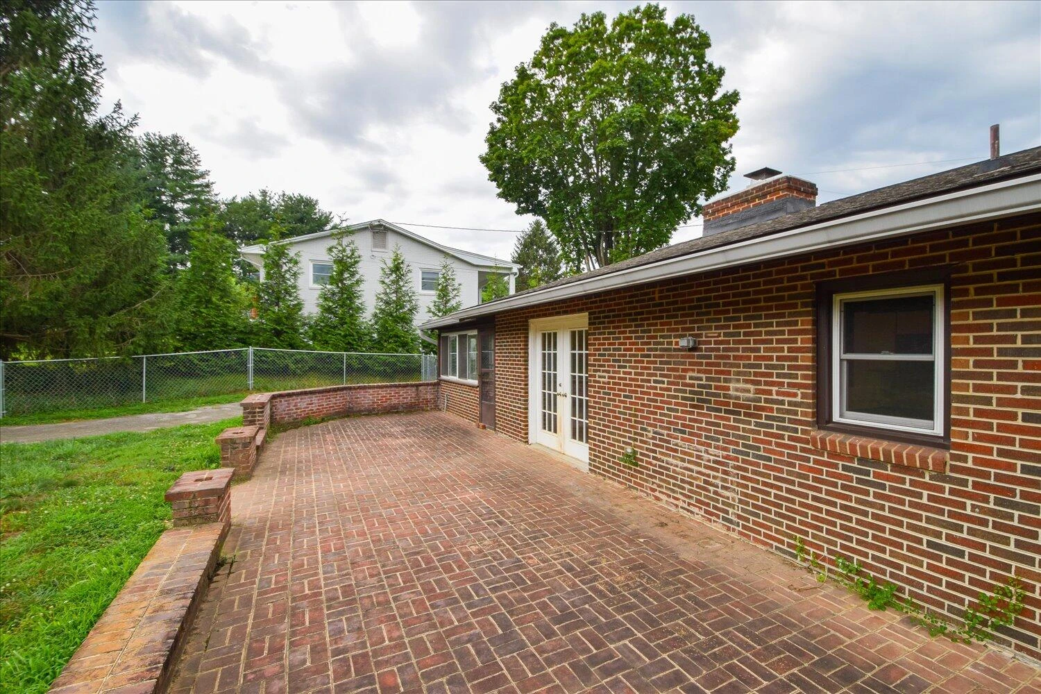 2779 Hillbrook DR - Photo 32