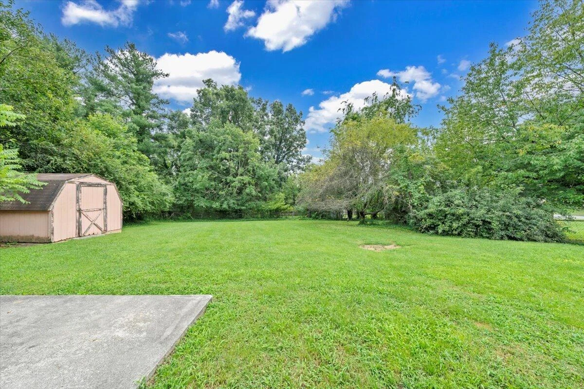 5116 Woodlawn RD NW - Photo 21