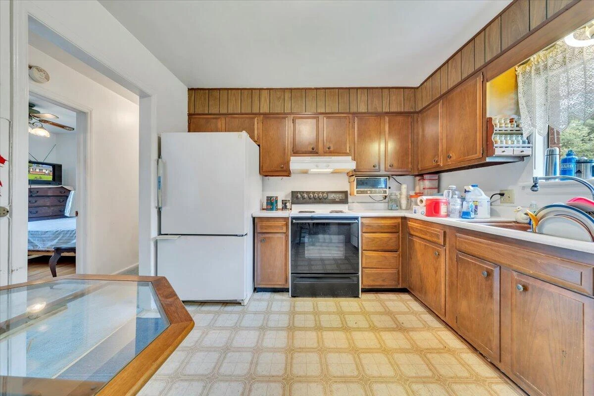 5116 Woodlawn RD NW - Photo 6