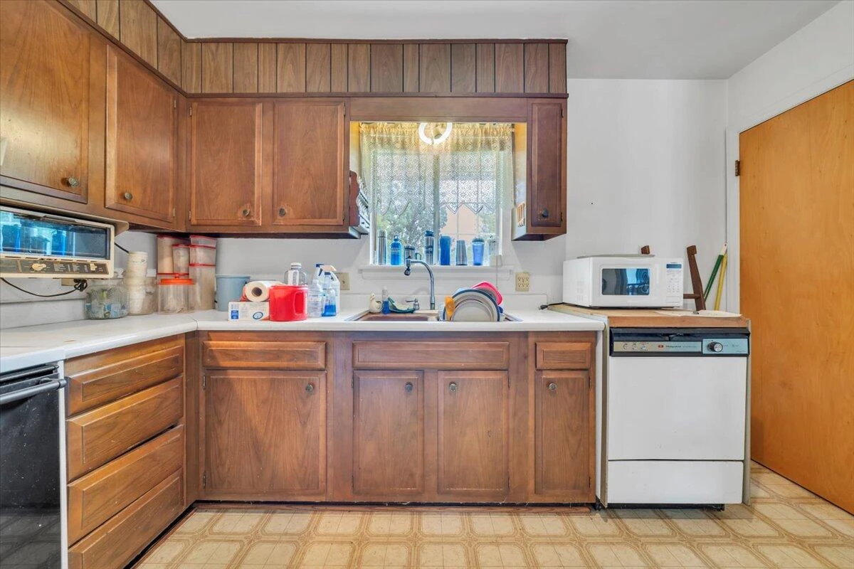 5116 Woodlawn RD NW - Photo 7