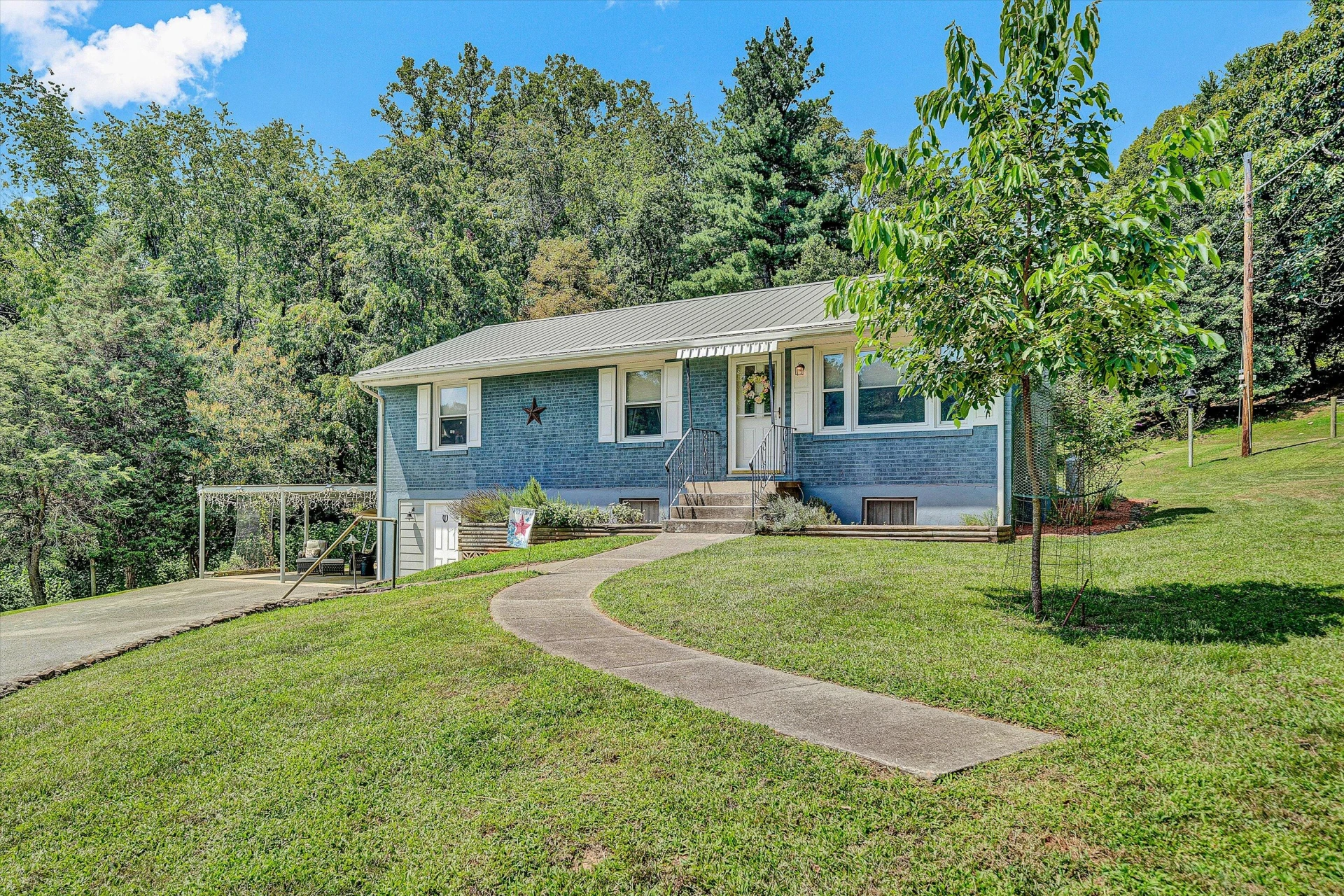 2332 Rutrough RD SE