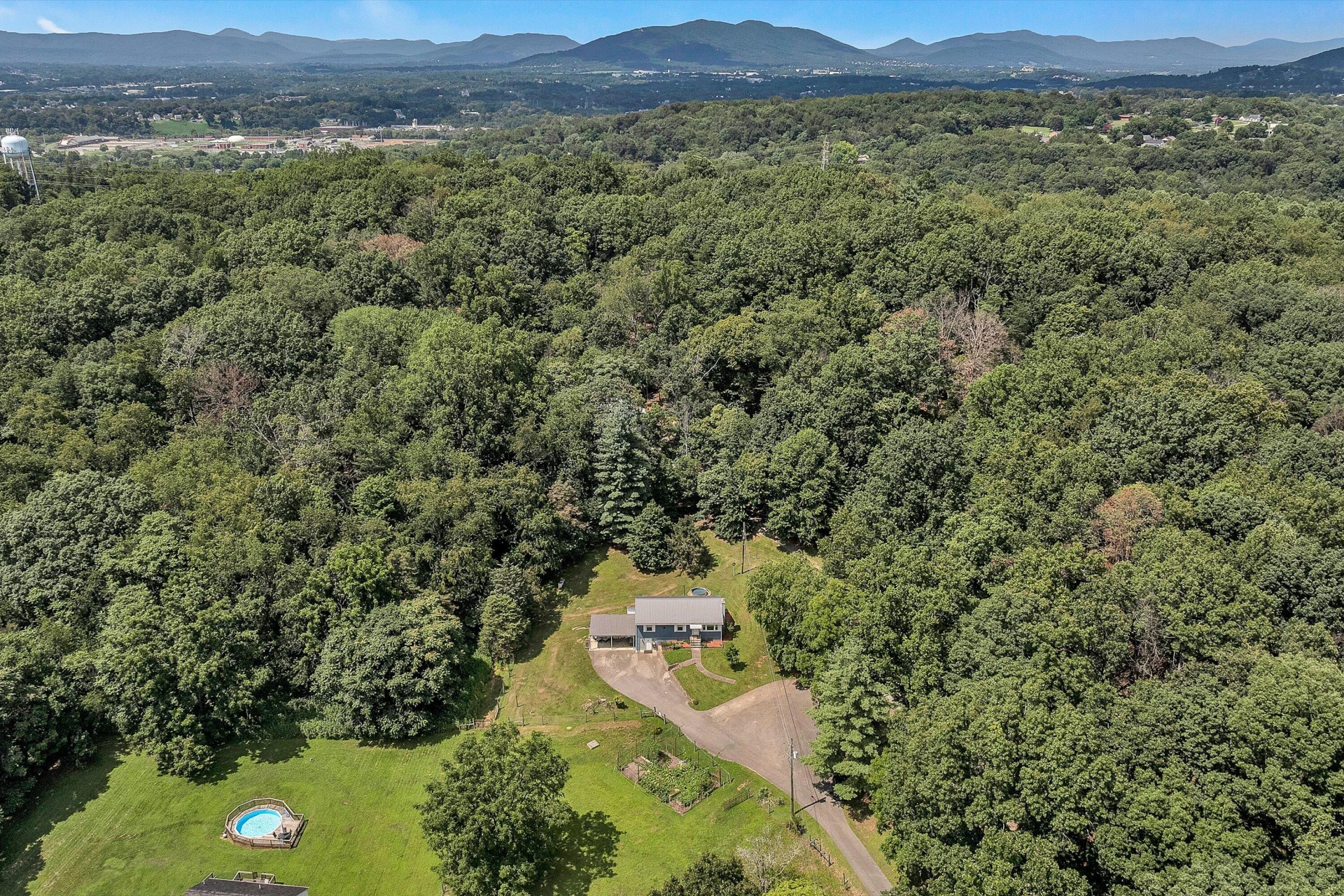 2332 Rutrough RD SE - Photo 36