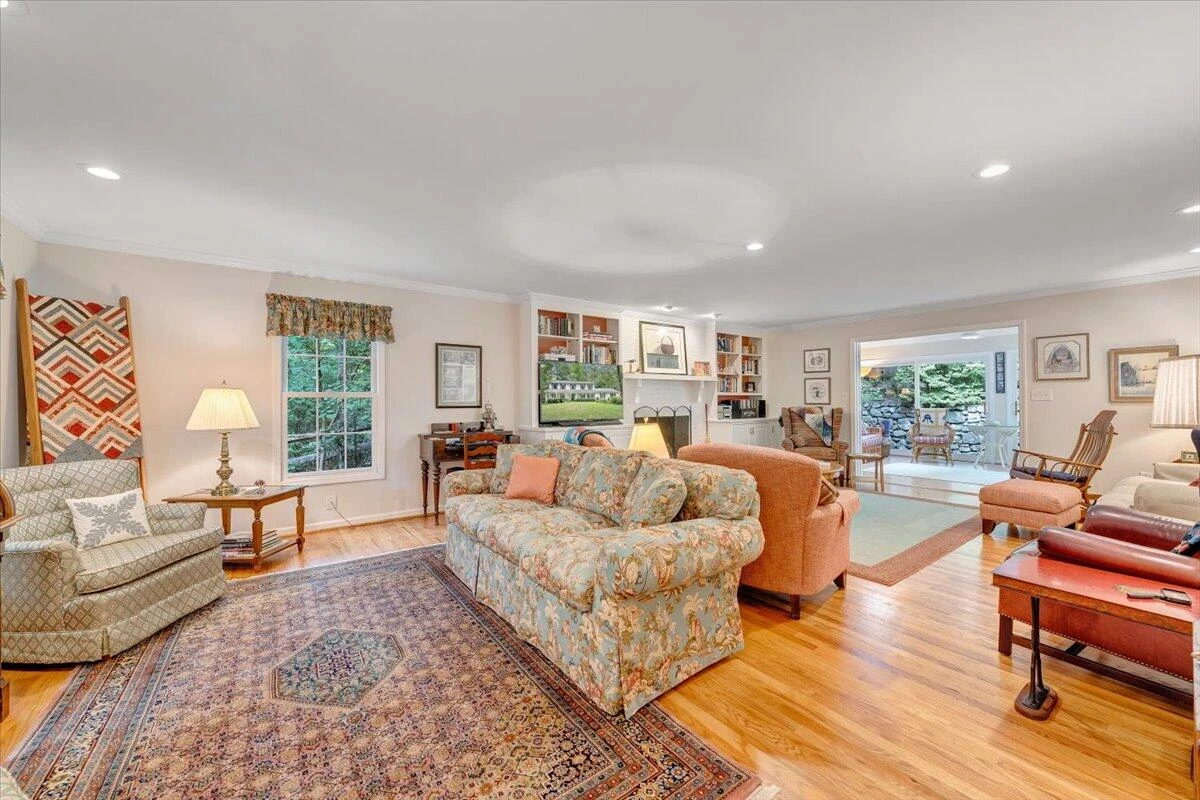 6236 Saddleridge RD - Photo 9