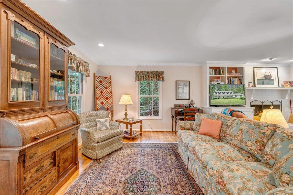 6236 Saddleridge RD - Photo 10
