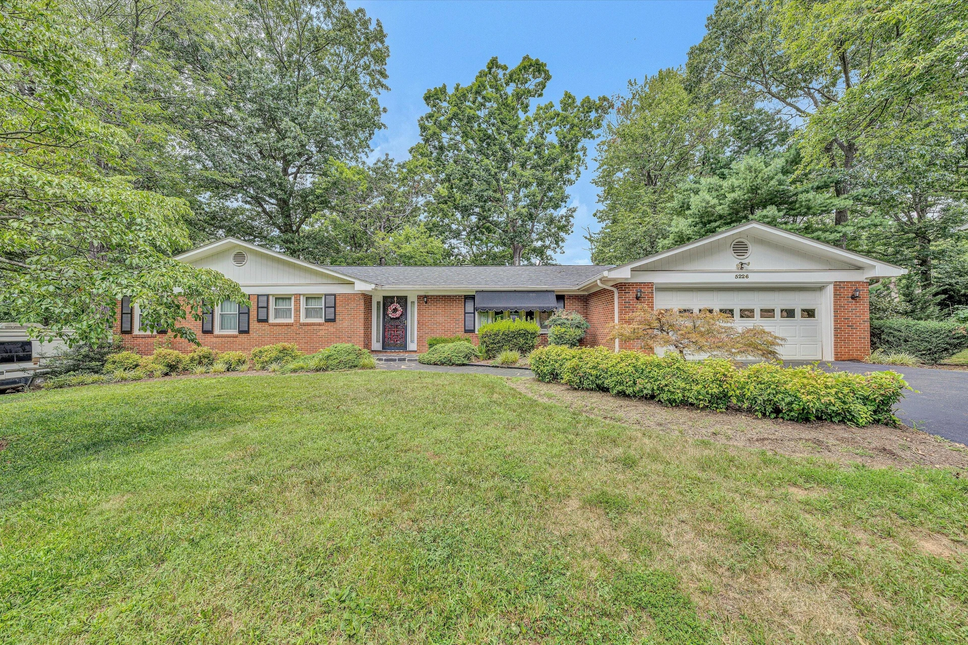 5226 North Spring DR