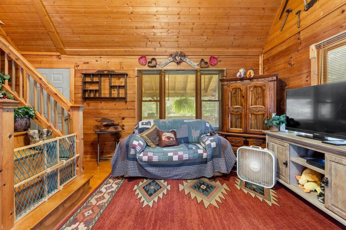 1239 Hummingbird LN - Photo 10