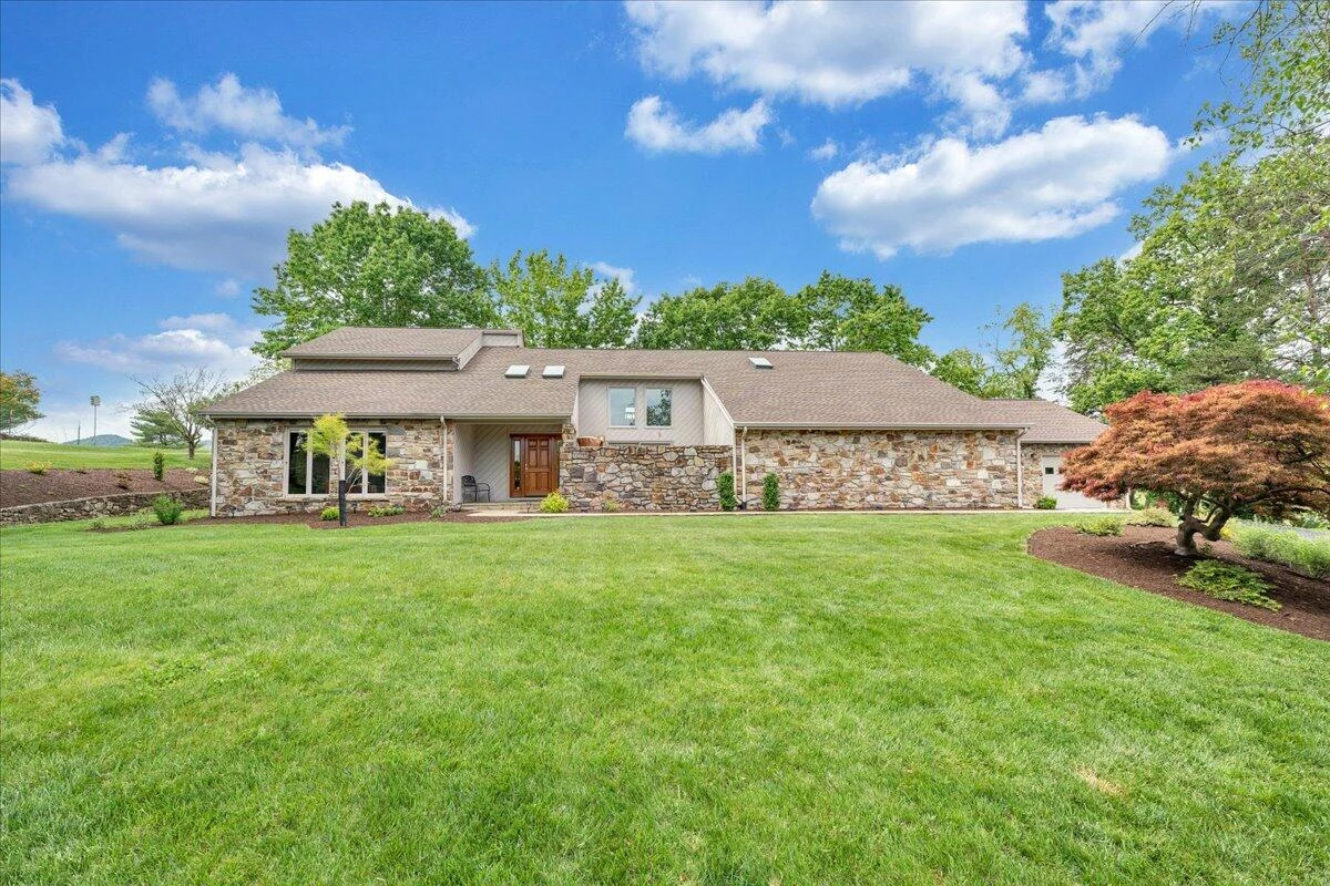 5319 McVitty RD - Photo 2